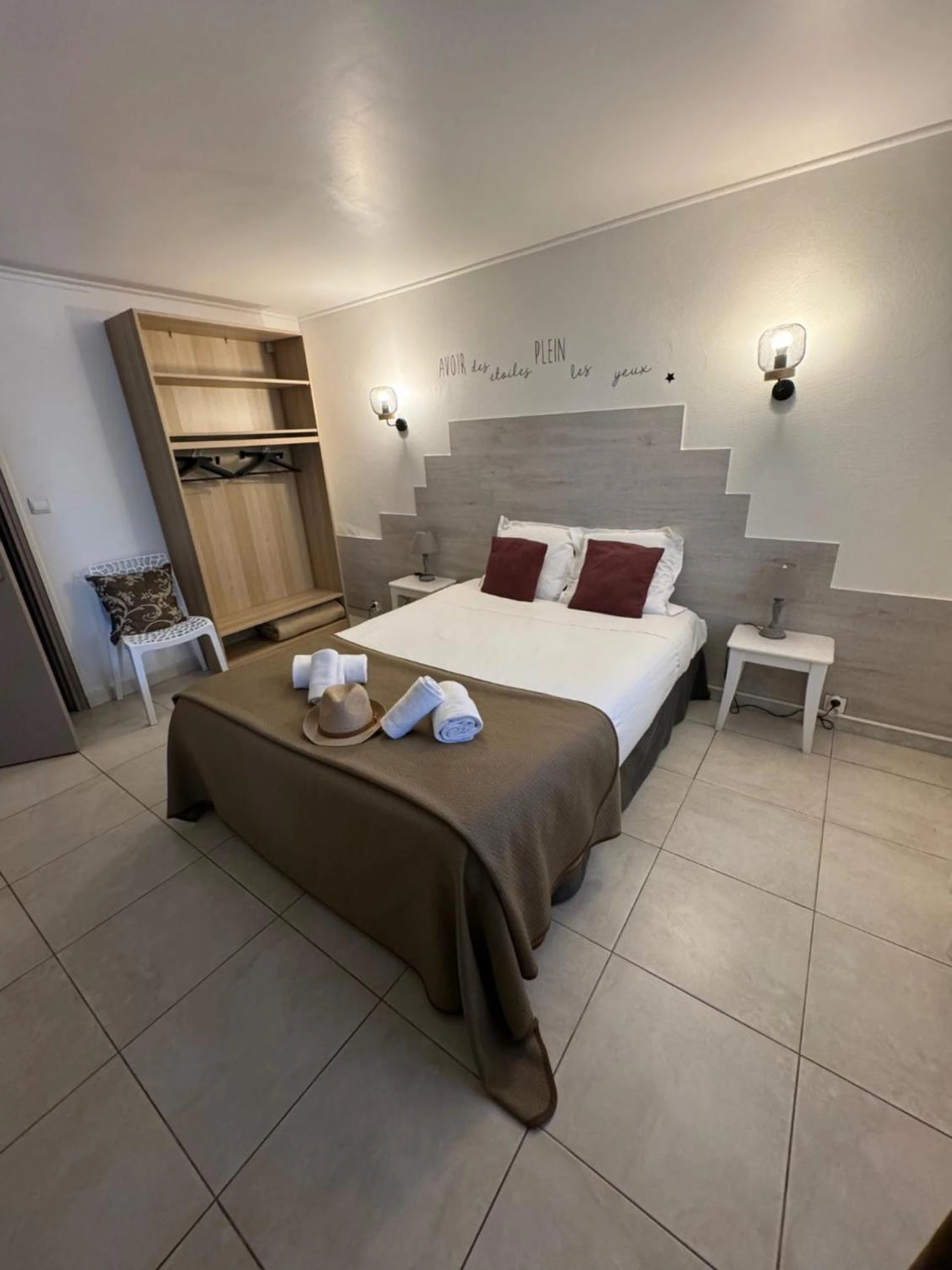 Chambre disponible pour un séminaire d'entreprise à Hôtel Le Médiéval - Aigues-Mortes