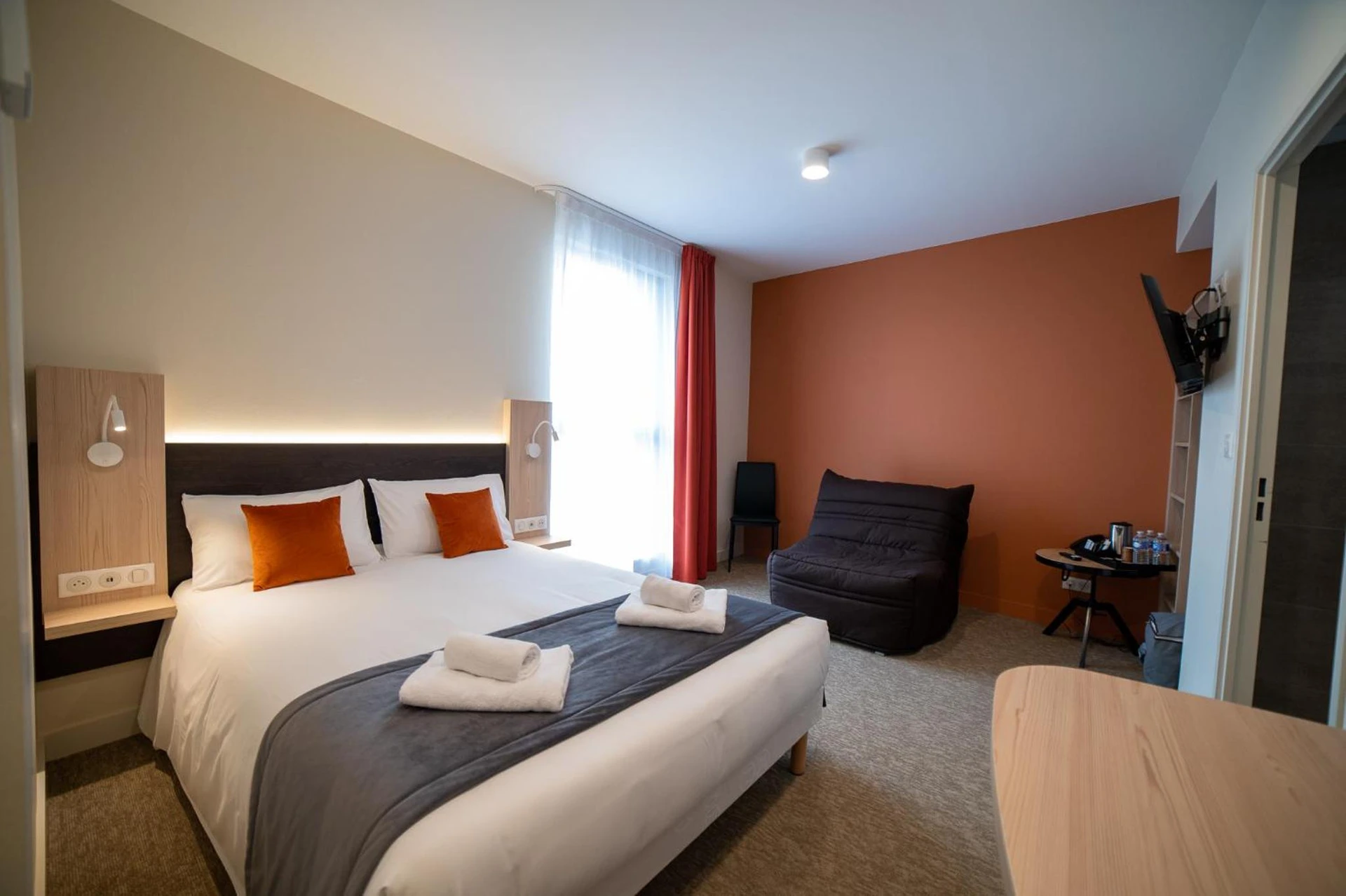 Chambre disponible pour un séminaire d'entreprise à Hôtel - Restaurant Le MITIGANA - Migennes
