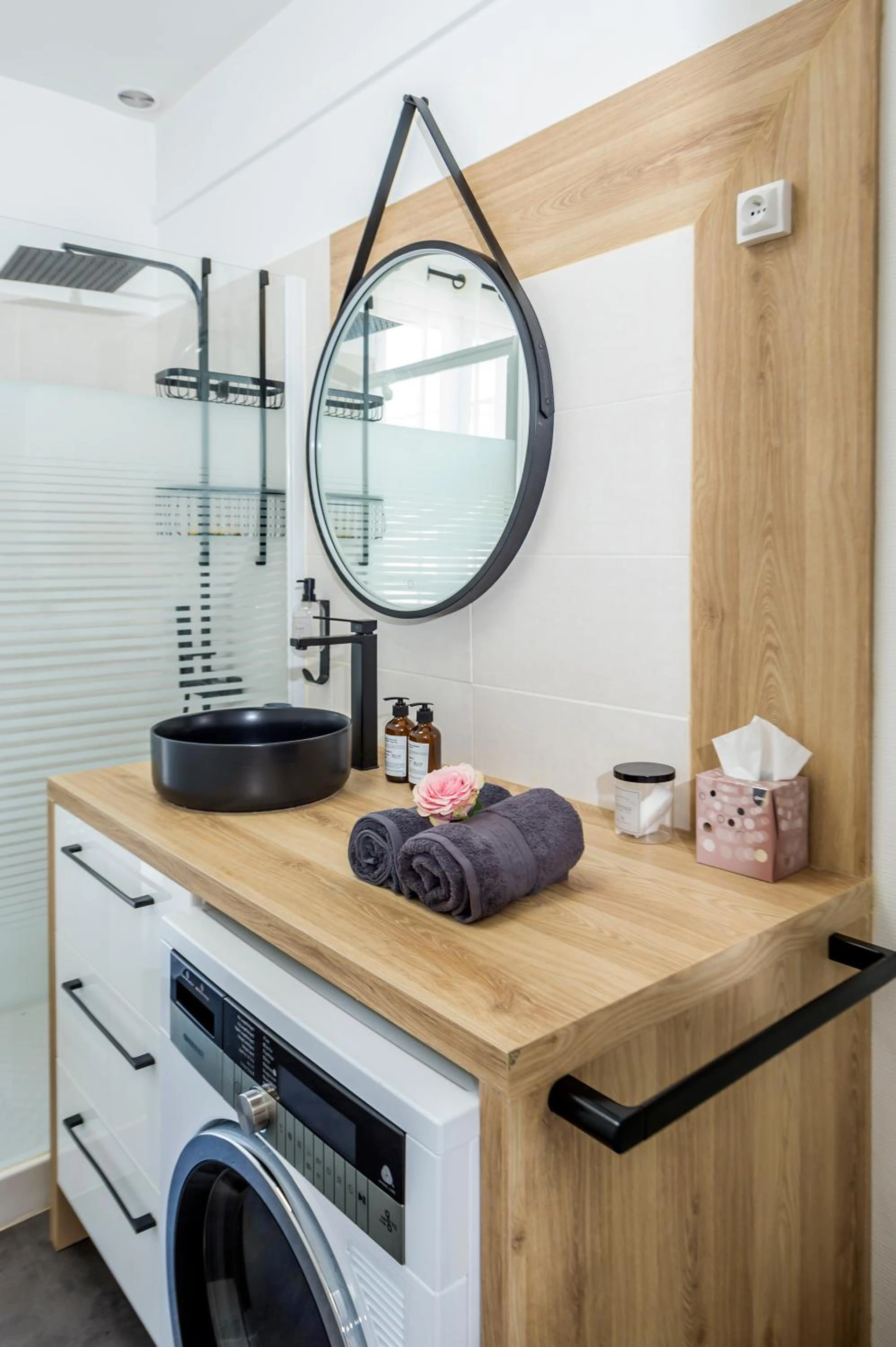 Organiser un séminaire d'entreprise : Suites Mana - Le Manaloft, Chic et moderne avec salle privée de Fitness en plein centre-ville de Rethel à rethel