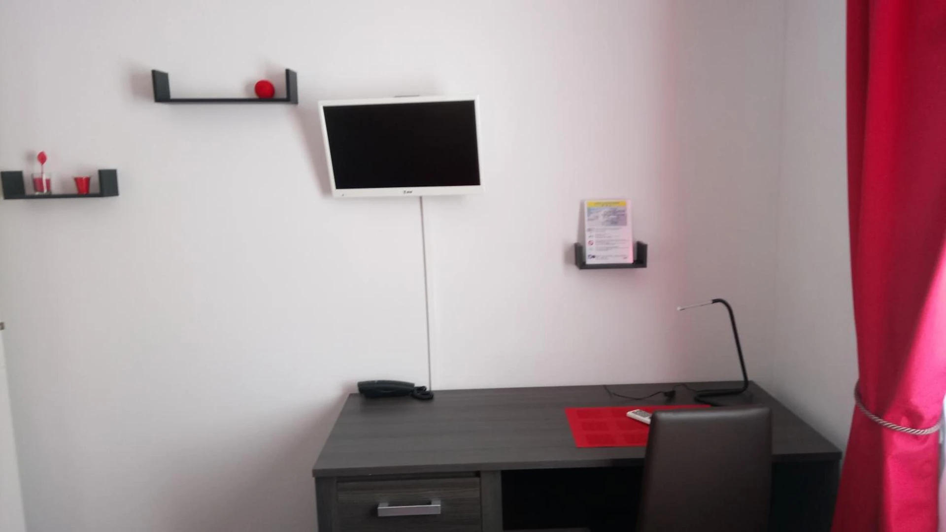 Chambre disponible pour un séminaire d'entreprise à Hôtel Montespan - Lussac-les-Châteaux