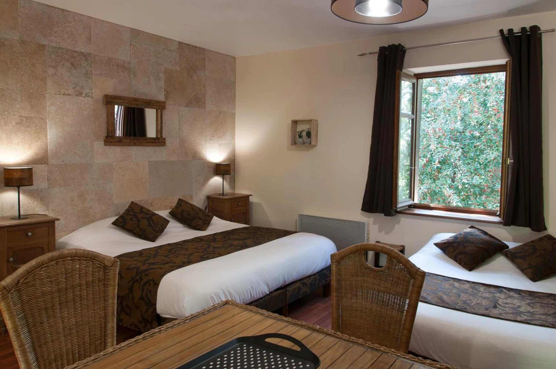 Magnifique chambre pour un séminaire d'entreprise à Hôtel du Moulin de la Brevette - Arbigny