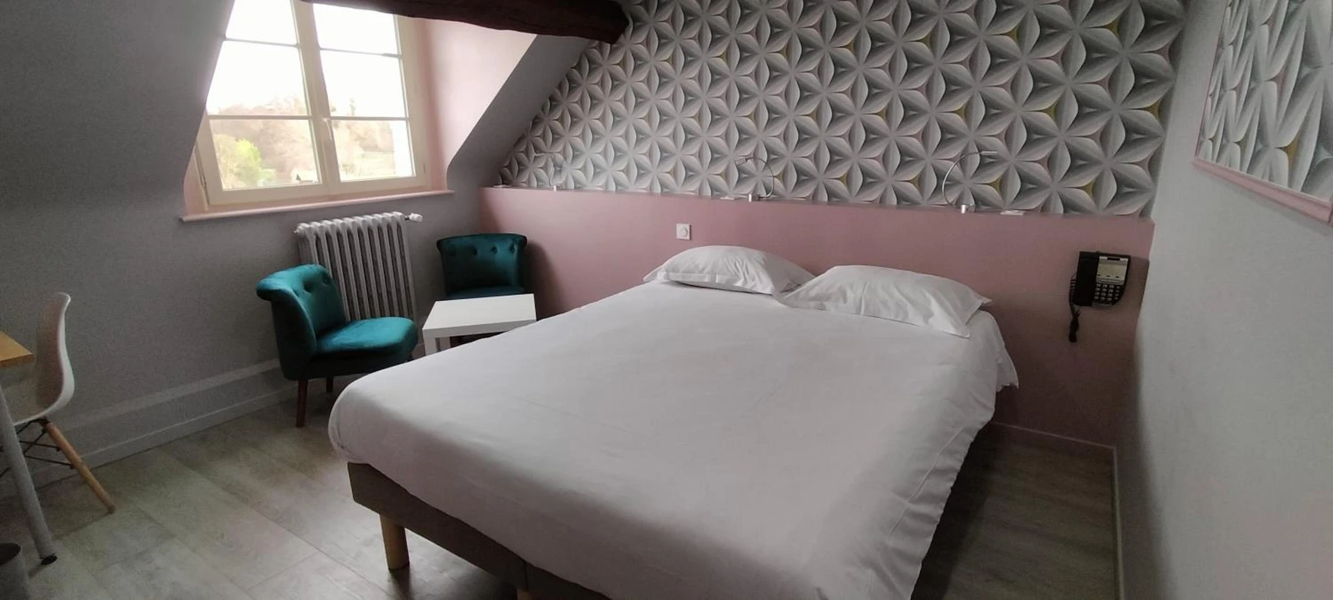 Chambre disponible pour un séminaire d'entreprise à Hôtel Restaurant Le Moulin de la Renne Adults Only proche Zoo de Beauval - Thésée