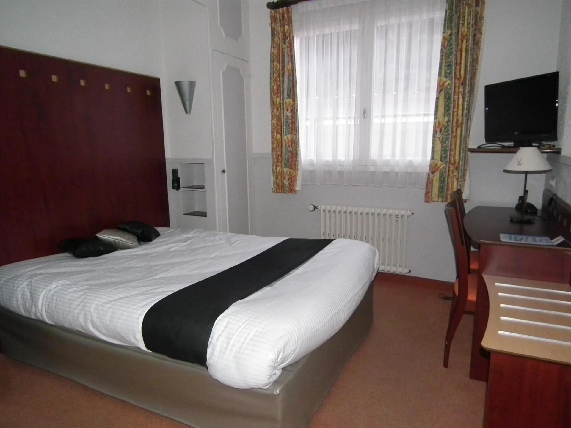 Chambre disponible pour un séminaire d'entreprise à Logis Cosy - Hôtel Le Moulin Neuf - Chantonnay - Chantonnay