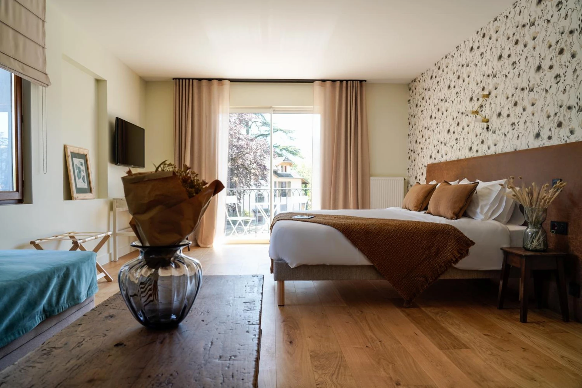 Magnifique chambre pour un séminaire d'entreprise à Hôtel Le Mouton Bleu - Talloires