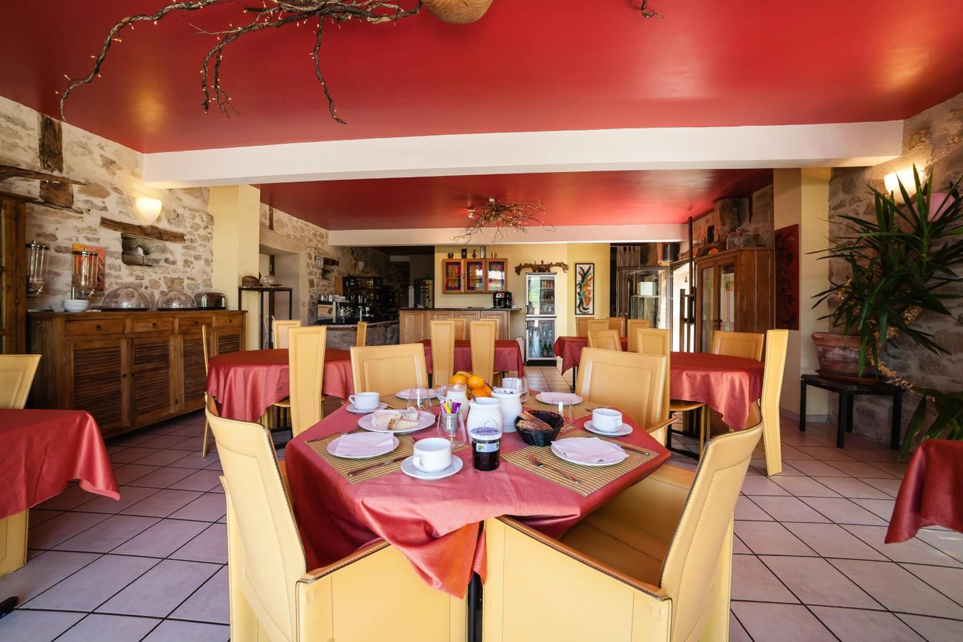 Organiser un séminaire d'entreprise : Hôtel Restaurant Le Mûrier de Viels - Grand Figeac à causse-et-diege