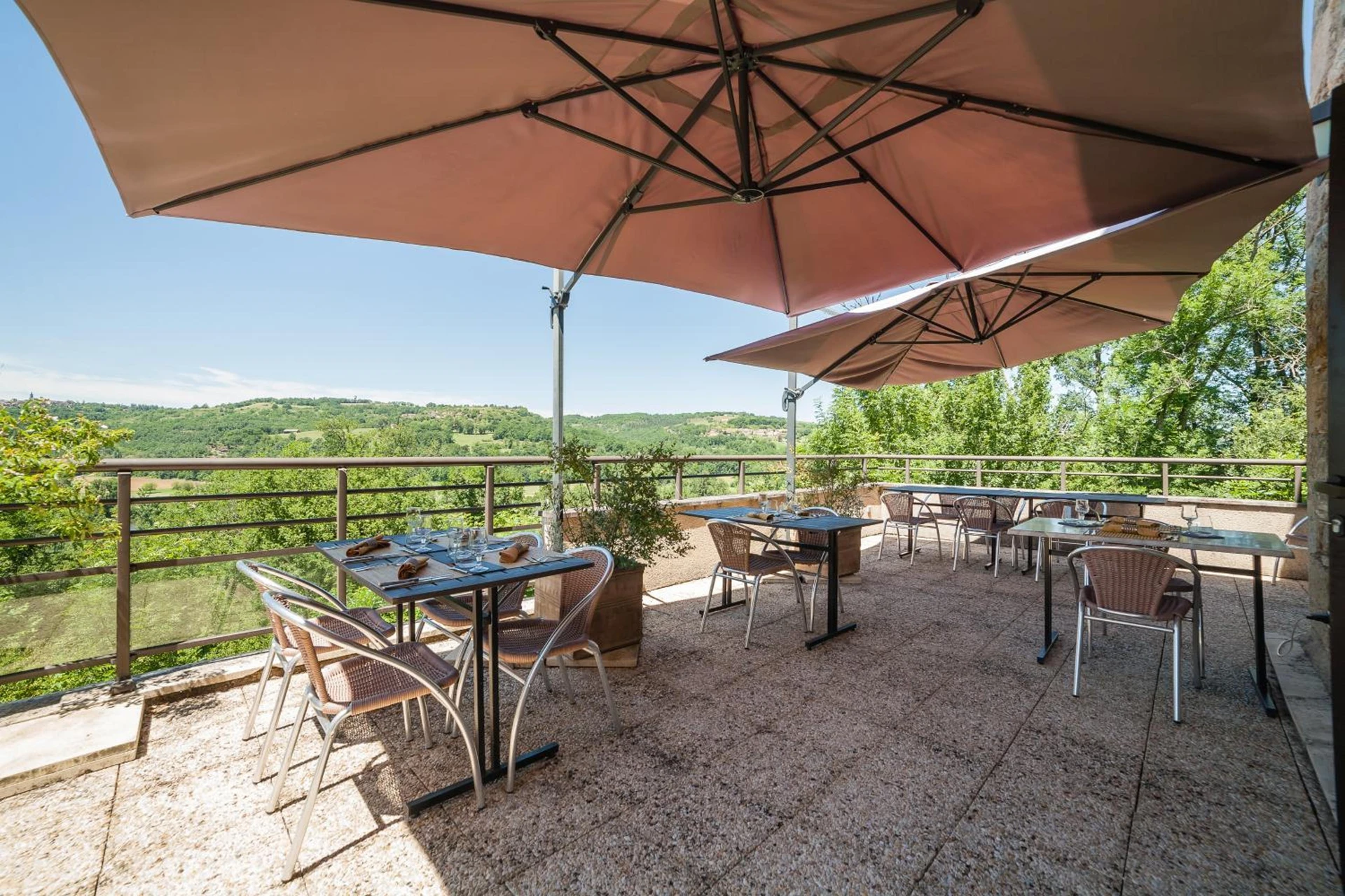 Organiser un séminaire d'entreprise : Hôtel Restaurant Le Mûrier de Viels - Grand Figeac à causse-et-diege