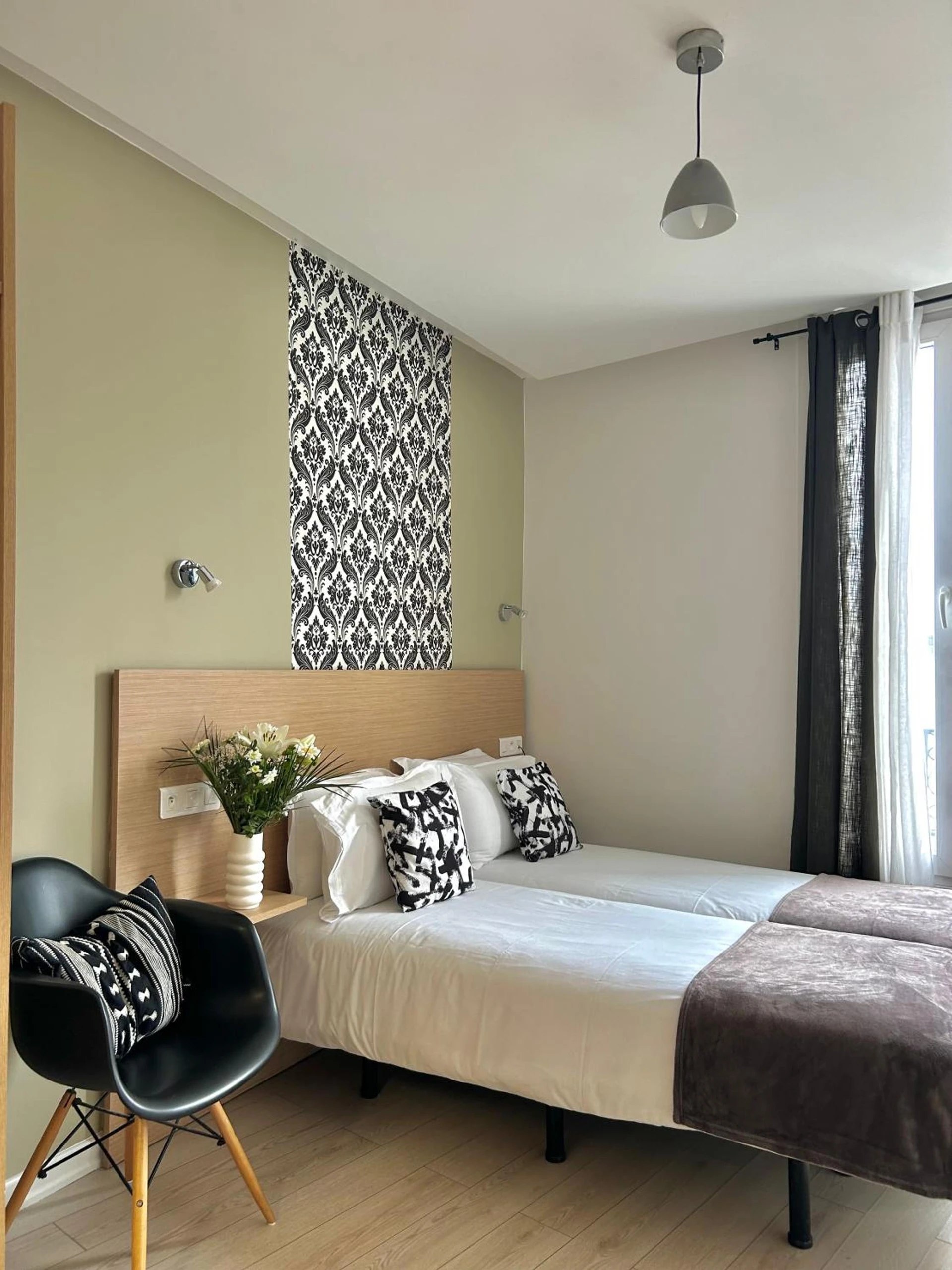 Magnifique chambre pour un séminaire d'entreprise à Hôtel Le National Clichy Paris - Clichy