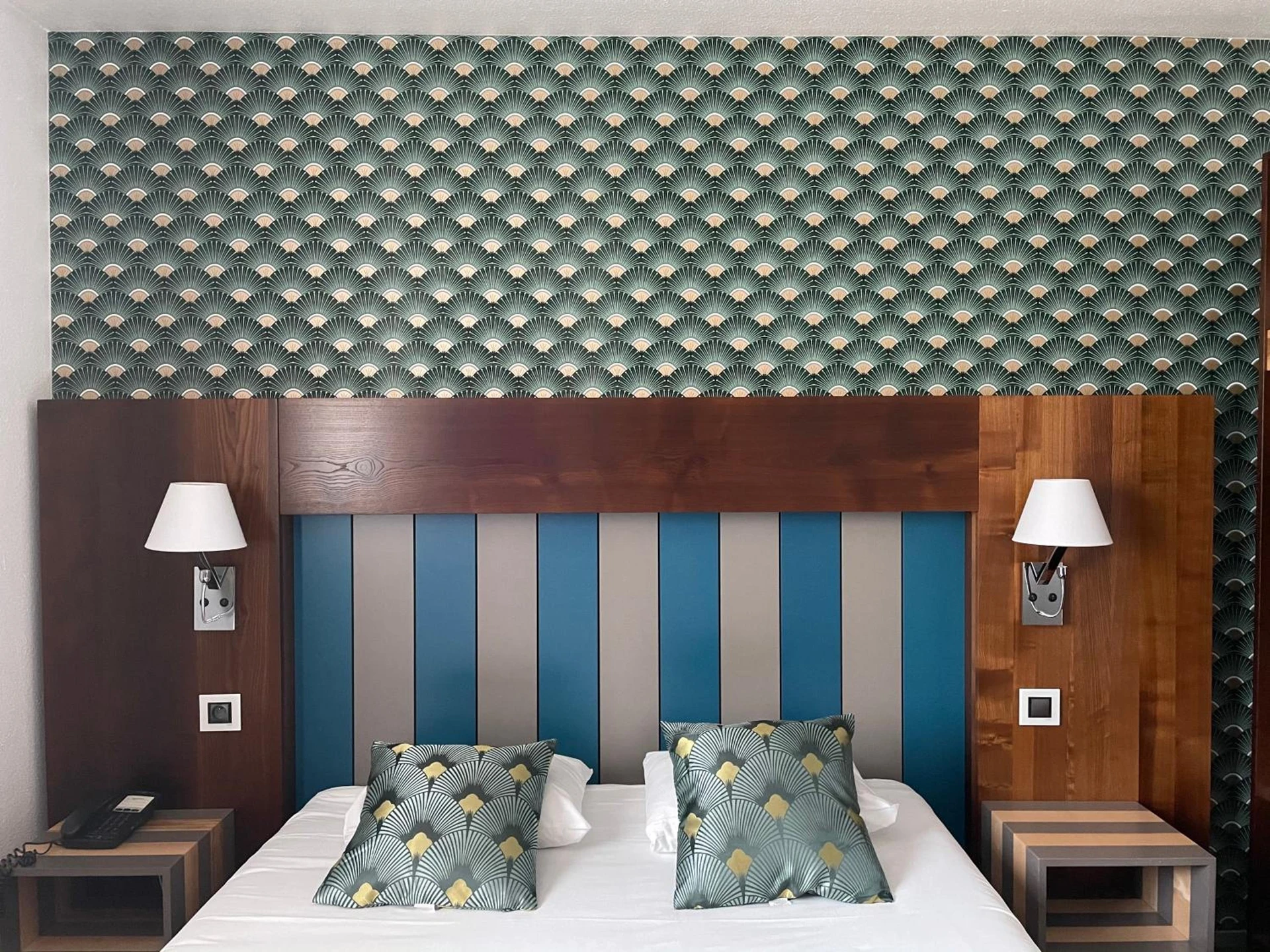 Chambre disponible pour un séminaire d'entreprise à Hôtel Le Néron - Logis - Fontanil-Cornillon