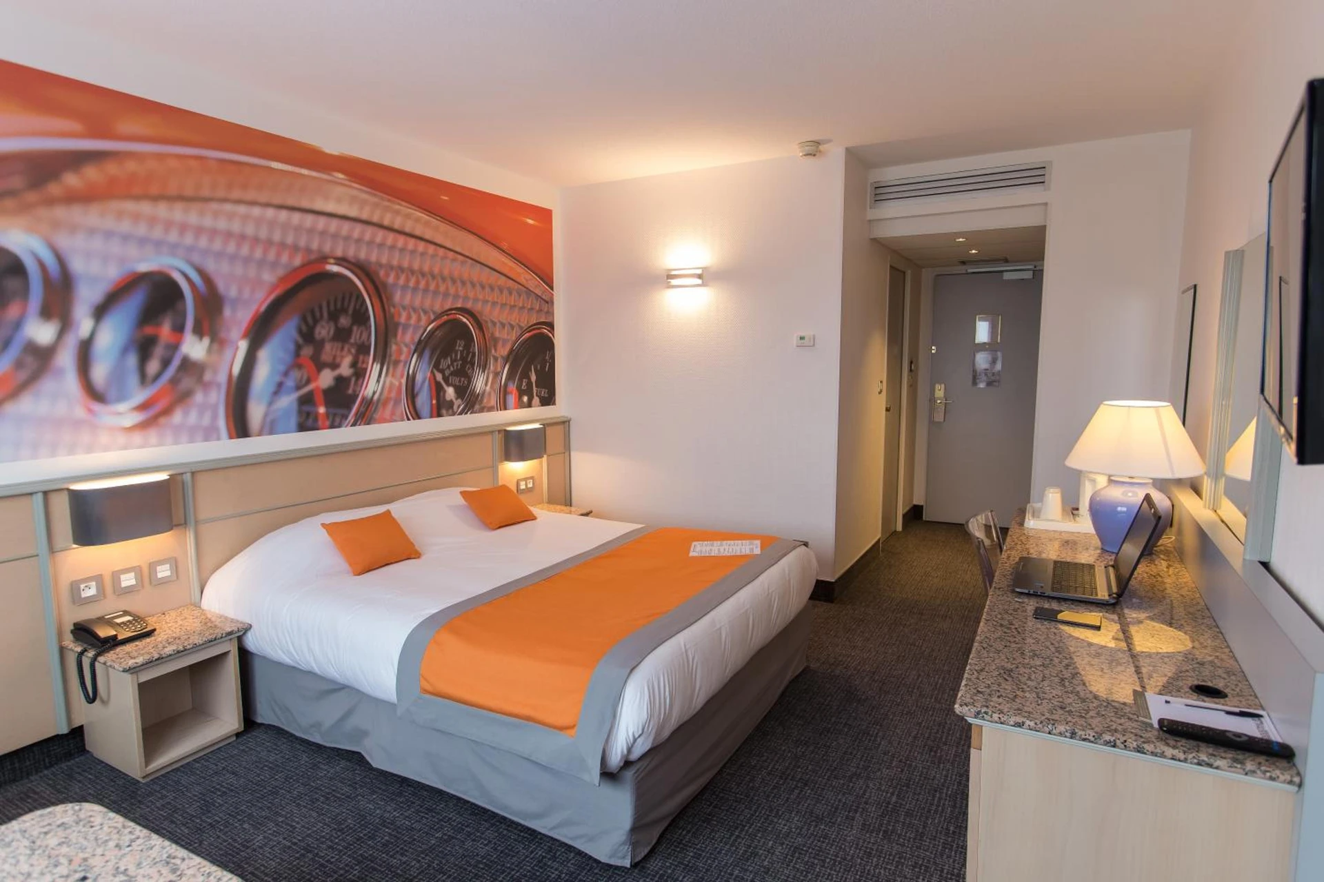 Chambre disponible pour un séminaire d'entreprise à Hotel Le Paddock - Magny-Cours