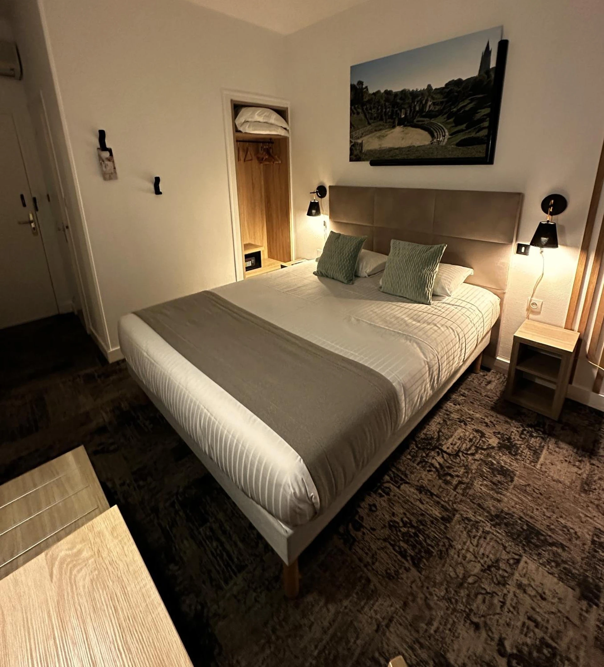 Magnifique chambre pour un séminaire d'entreprise à Logis Le Passiflore Cognac - Châteaubernard