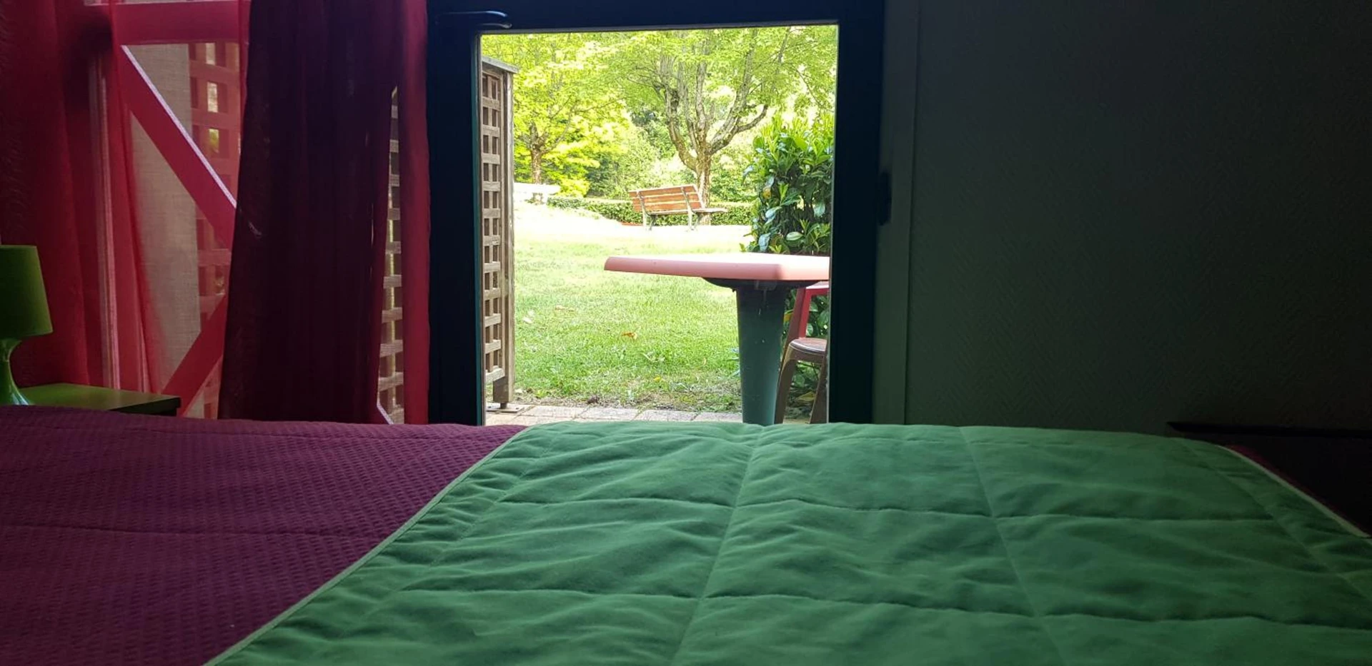 Chambre disponible pour un séminaire d'entreprise à Le Pavillon - Cours-la-Ville