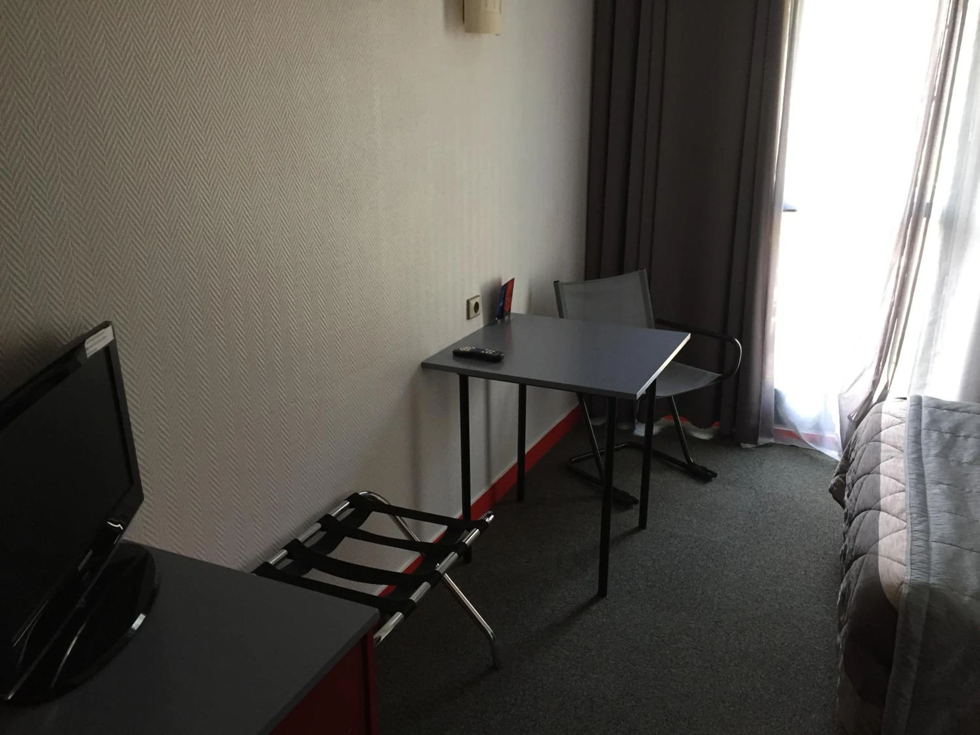 Chambre disponible pour un séminaire d'entreprise à Le Pavillon - Cours-la-Ville