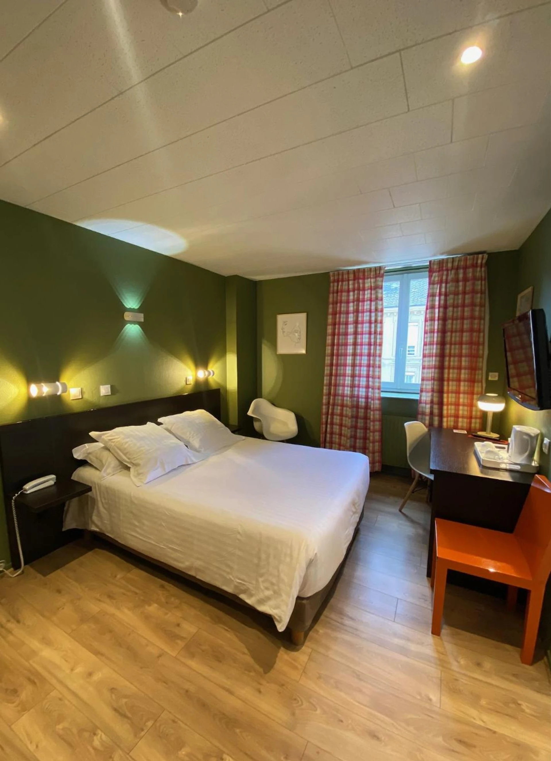 Chambre disponible pour un séminaire d'entreprise à Hotel Le Pelican - Charleville-Mézières