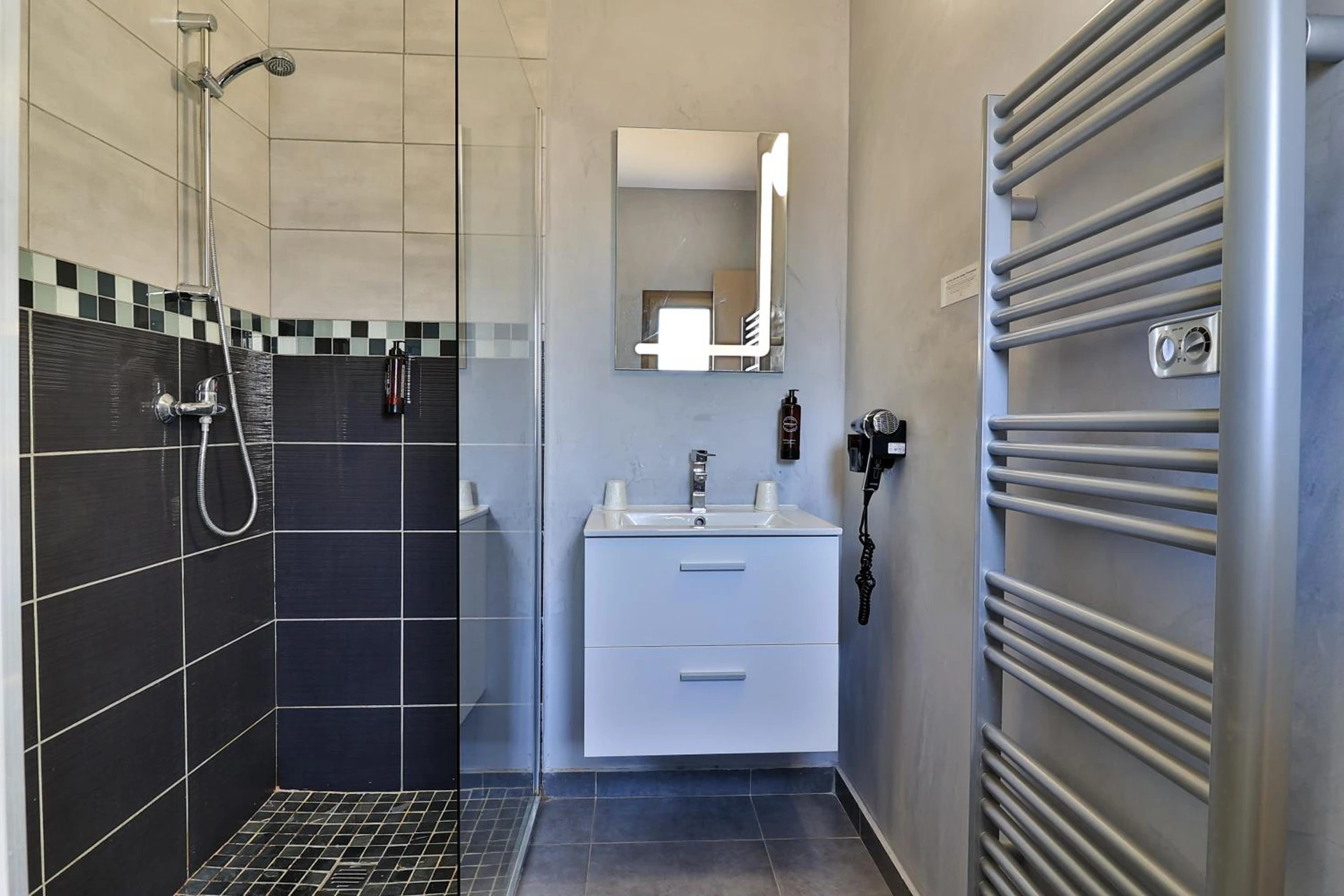 Organiser un séminaire d'entreprise : Hotel & Restaurant Perla Riviera à villeneuve-loubet