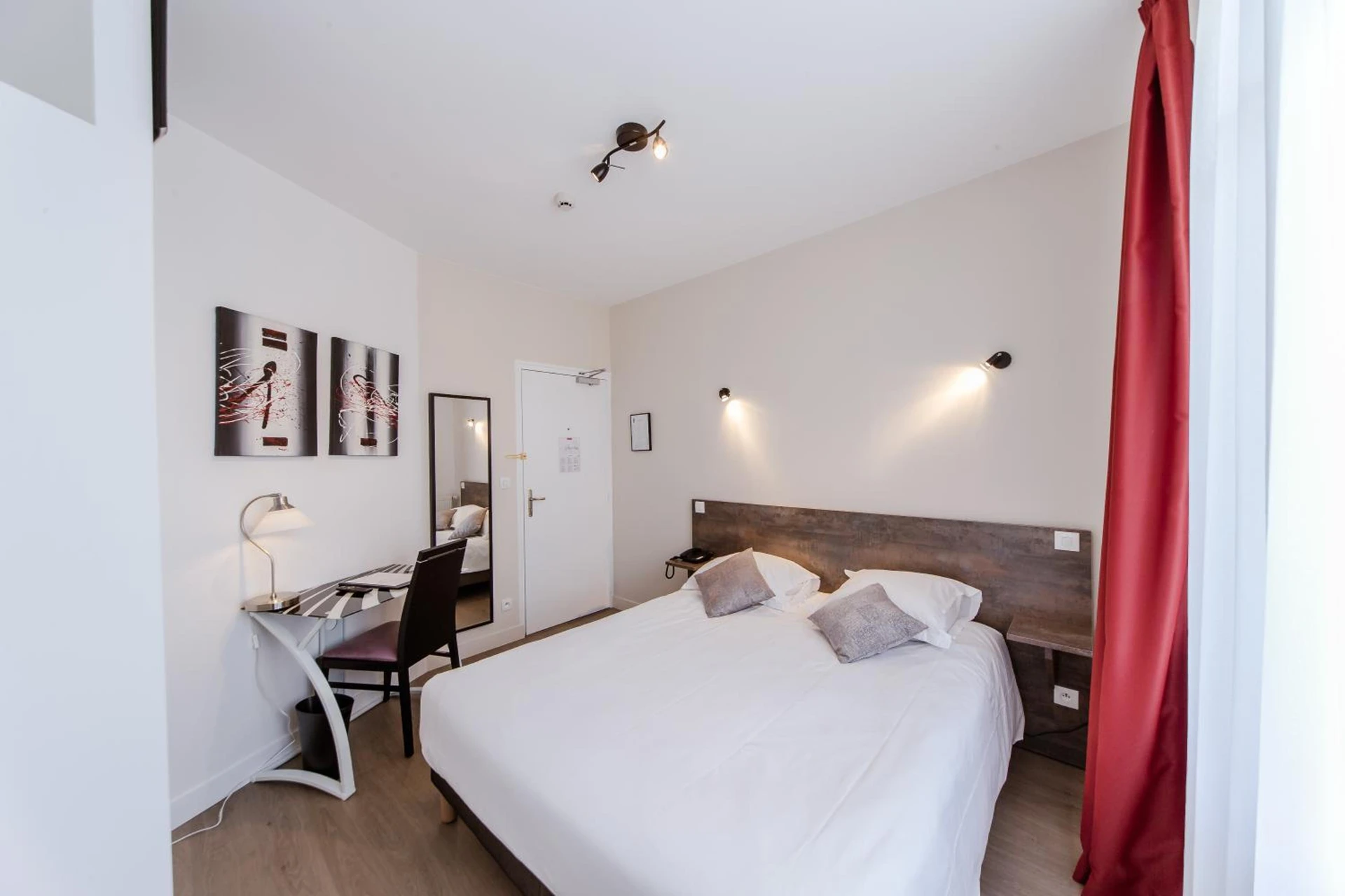 Organiser un séminaire d'entreprise : LOGIS HOTEL - Le Petit Bellon à senlis