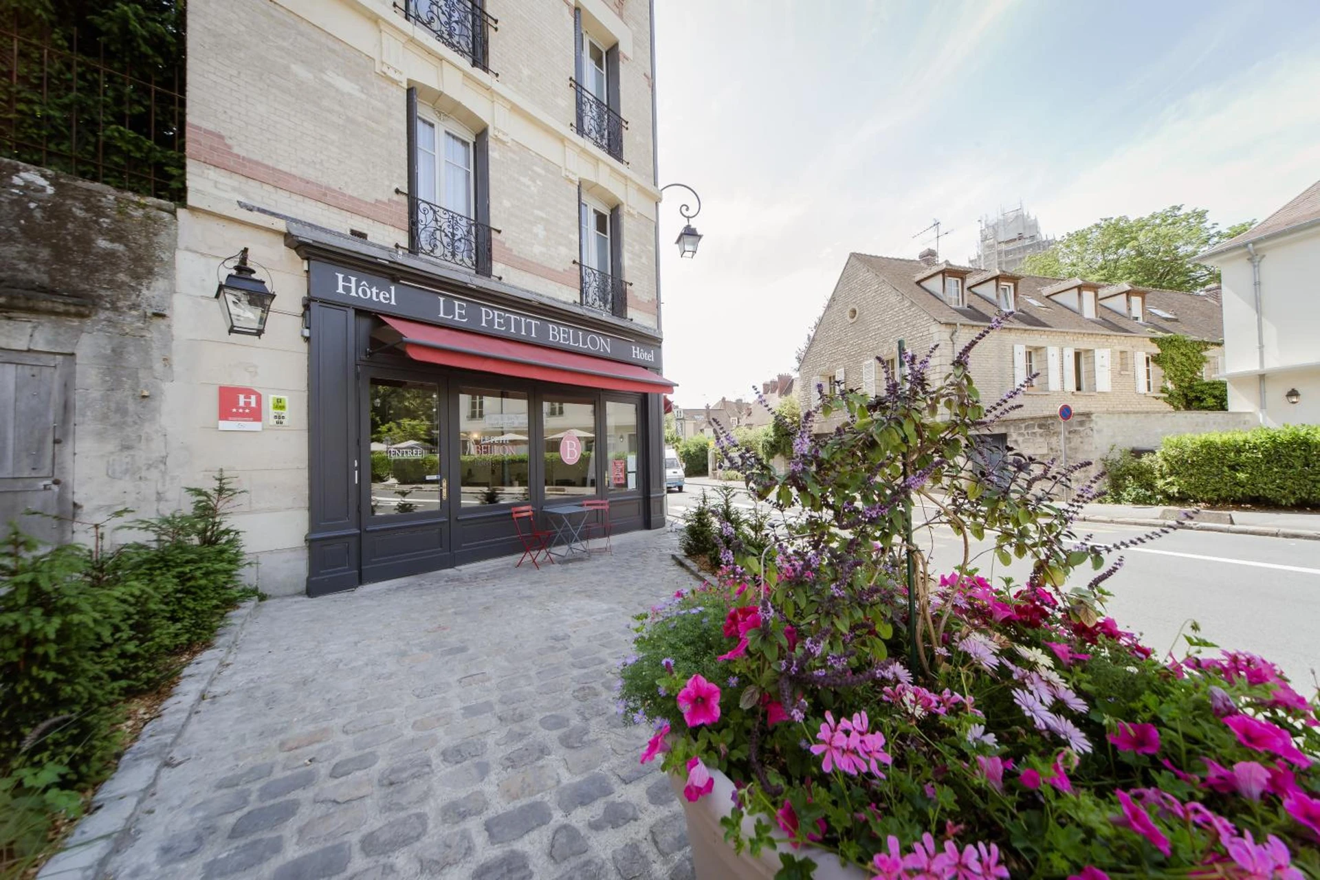 Organiser un séminaire d'entreprise : LOGIS HOTEL - Le Petit Bellon à senlis