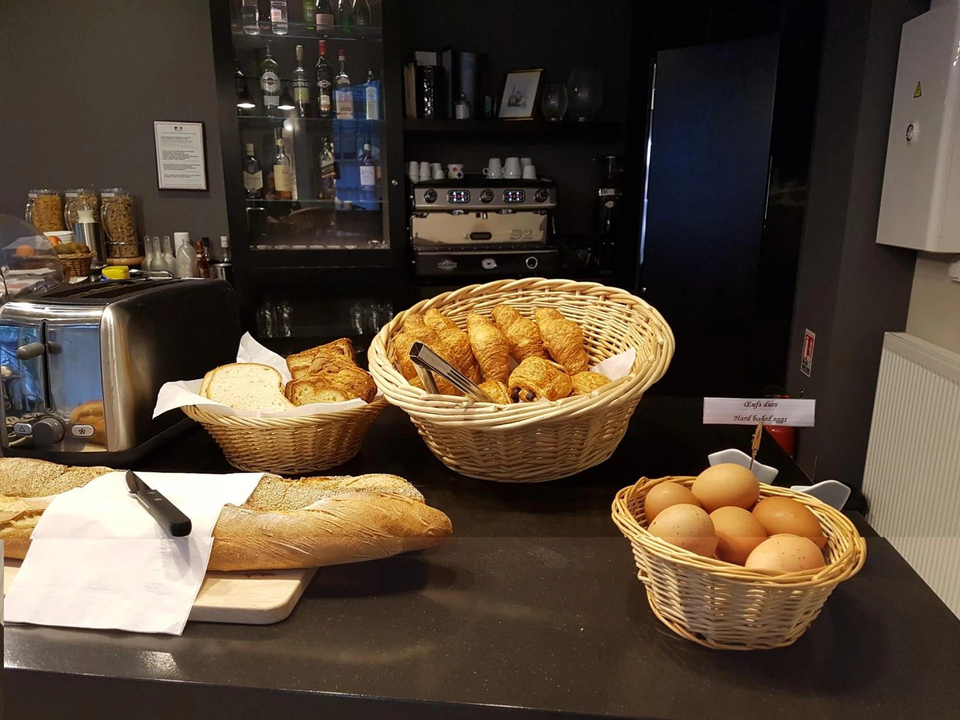 Organiser un séminaire d'entreprise : LOGIS HOTEL - Le Petit Bellon à senlis