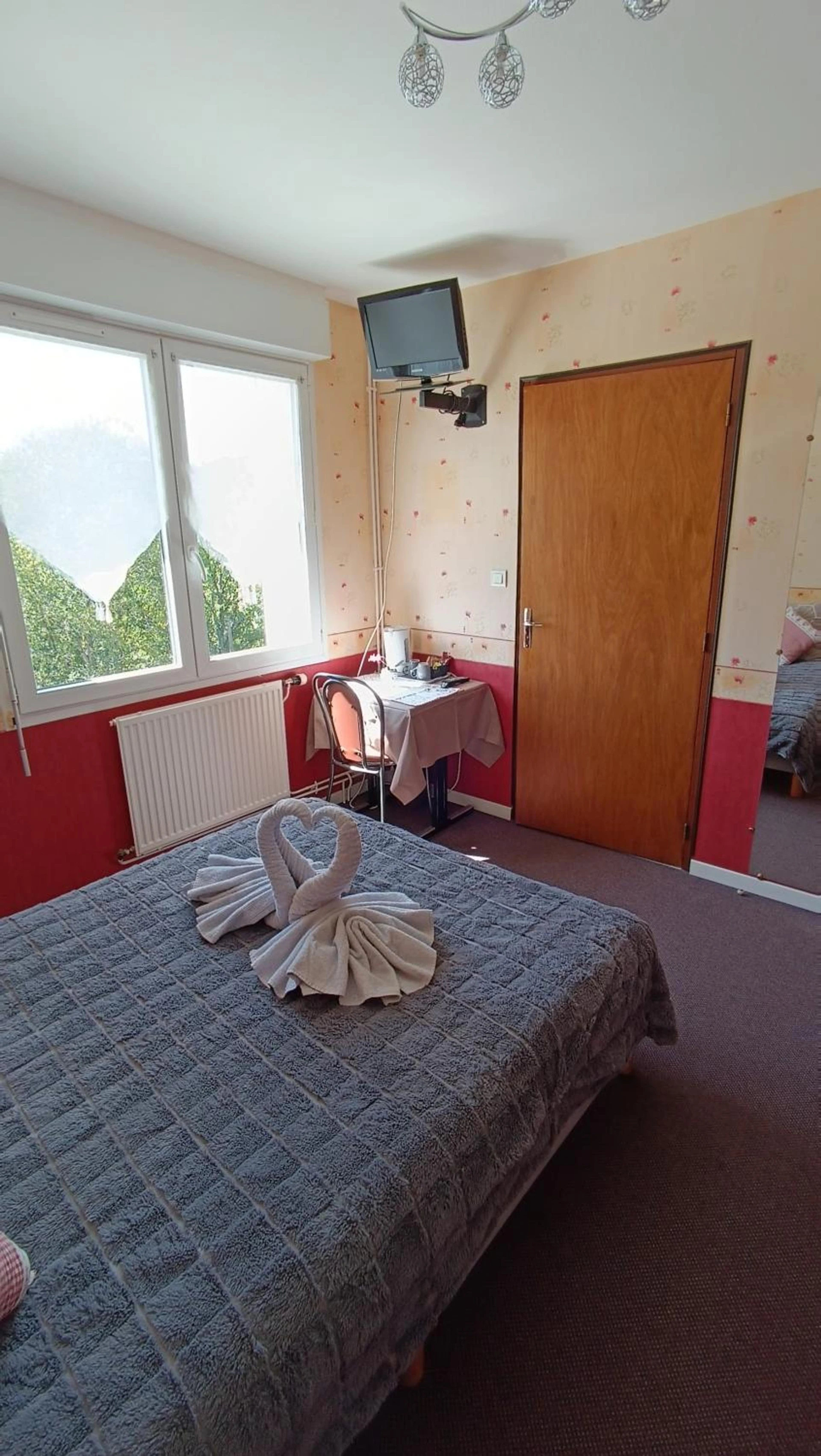 Chambre disponible pour un séminaire d'entreprise à Hôtel Le Pommeil - Guéret