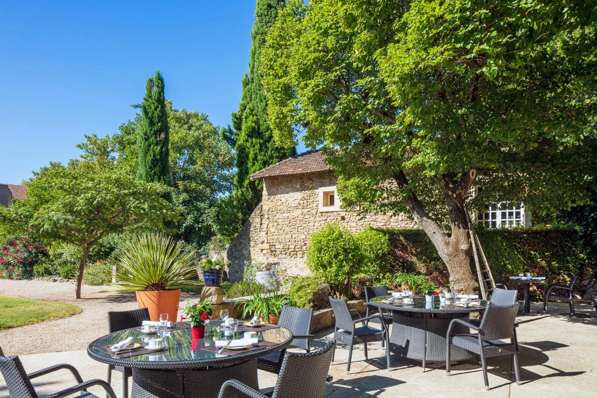 Organiser un séminaire d'entreprise : Le Pré du Moulin - Maison Alonso - Hôtel & Restaurant à serignan-du-comtat