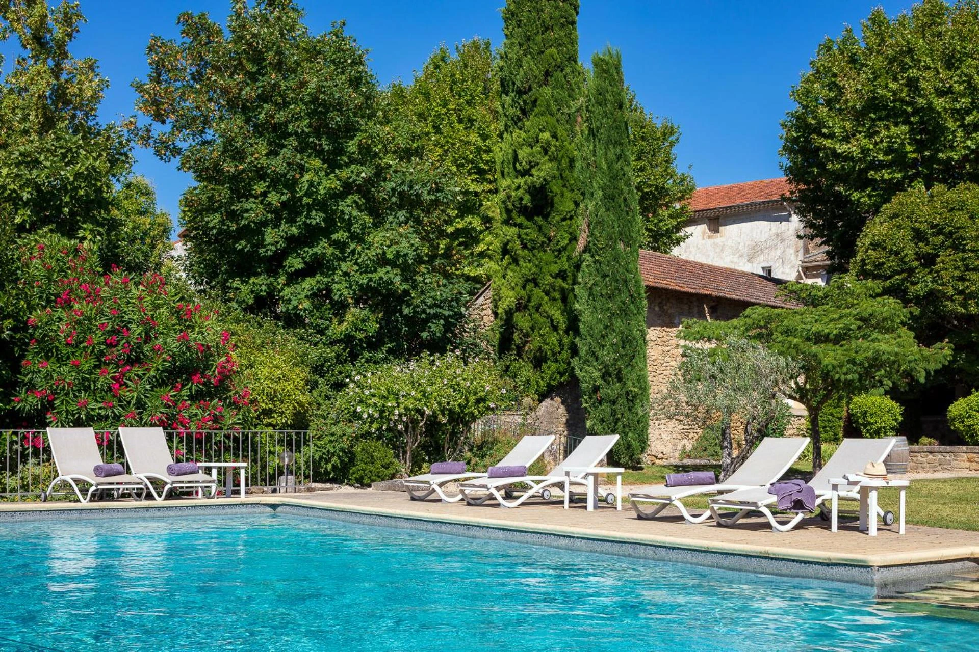 Organiser un séminaire d'entreprise : Le Pré du Moulin - Maison Alonso - Hôtel & Restaurant à serignan-du-comtat