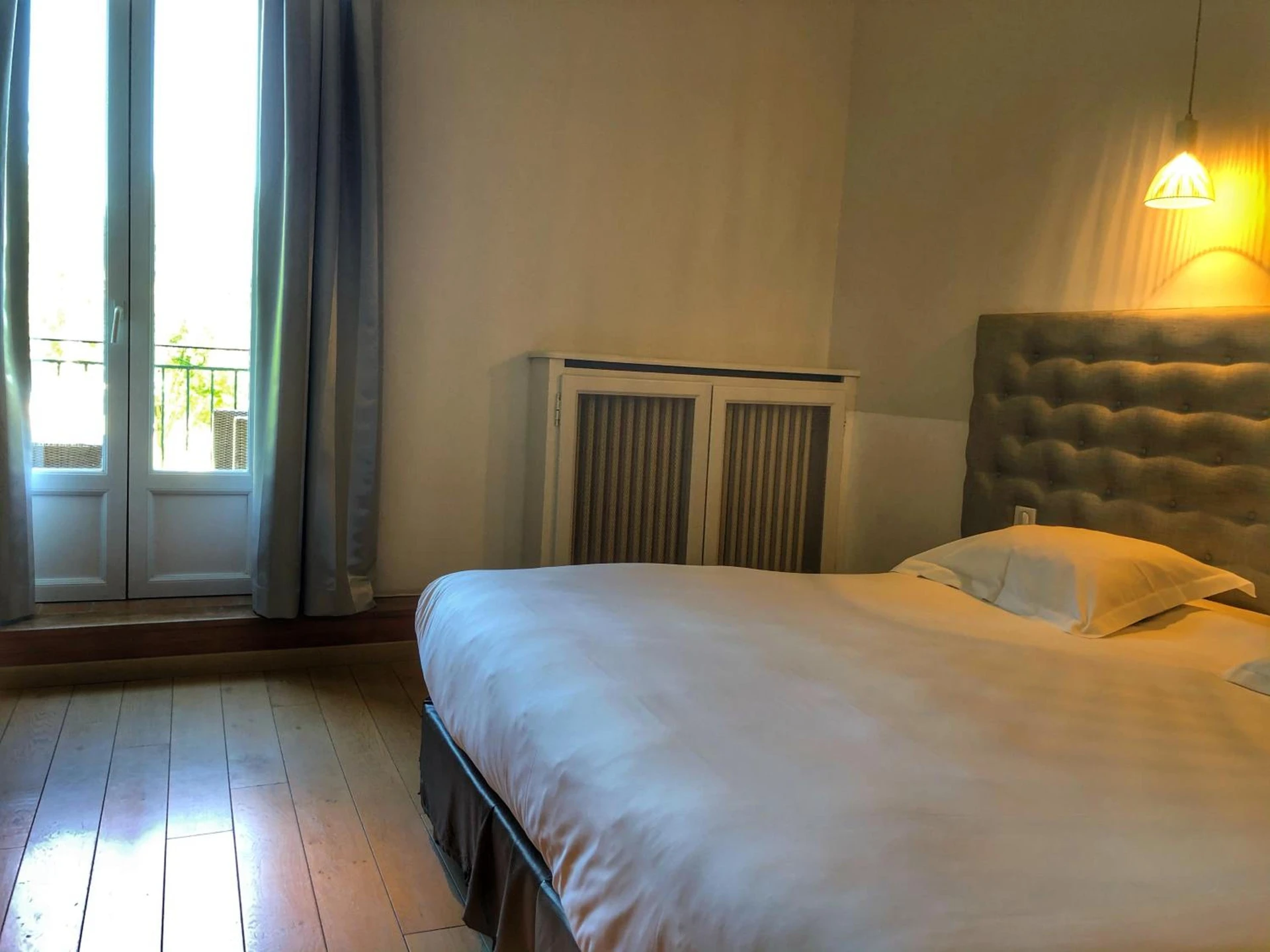 Chambre disponible pour un séminaire d'entreprise à Le Pré du Moulin - Maison Alonso - Hôtel & Restaurant - Sérignan-du-Comtat
