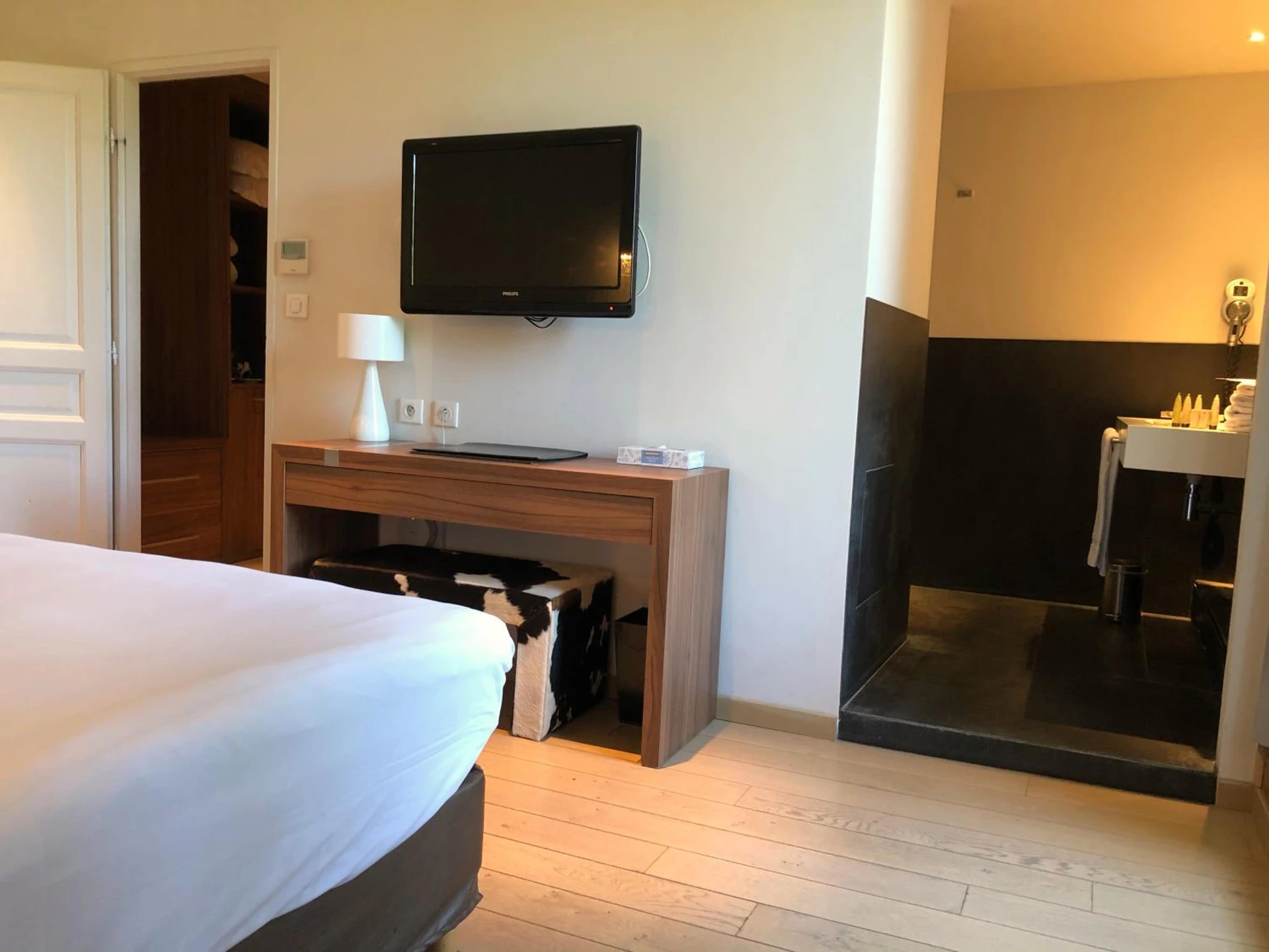 Chambre disponible pour un séminaire d'entreprise à Le Pré du Moulin - Maison Alonso - Hôtel & Restaurant - Sérignan-du-Comtat