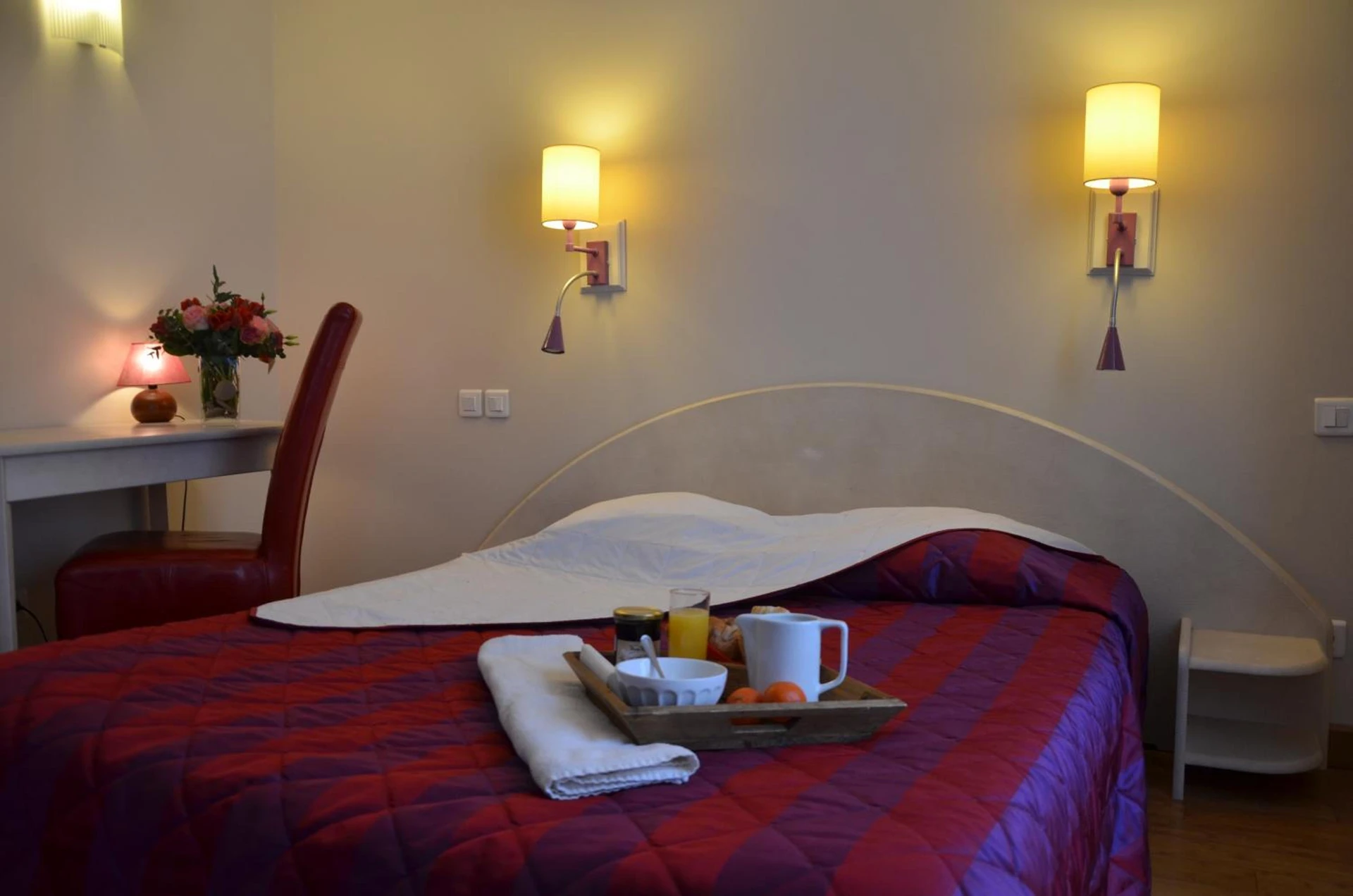 Chambre disponible pour un séminaire d'entreprise à Hotel Le Progrés Dorlotel - Le Mont-Dore