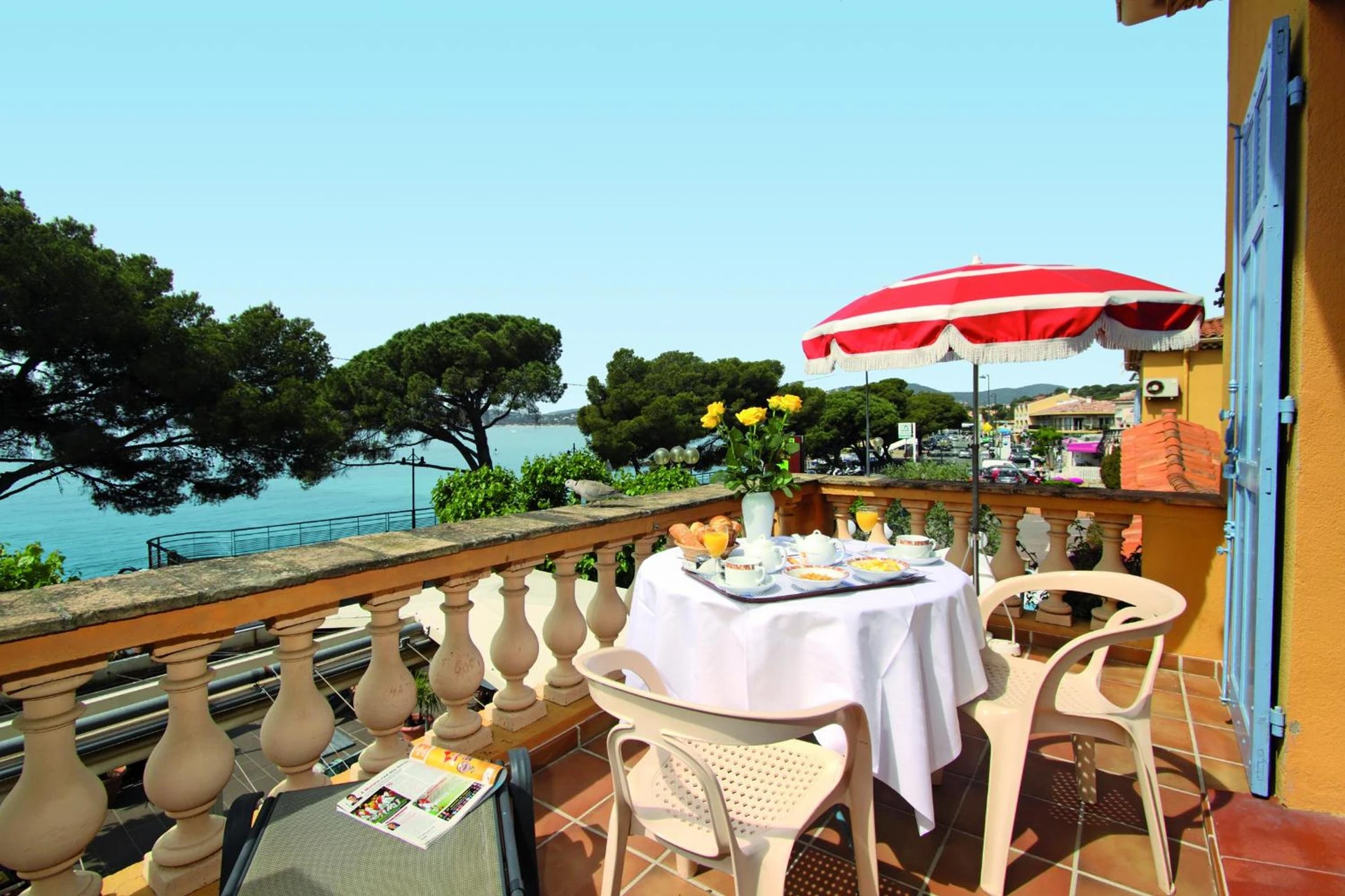 Chambre disponible pour un séminaire d'entreprise à Logis Hotel Le Provencal - Les Issambres