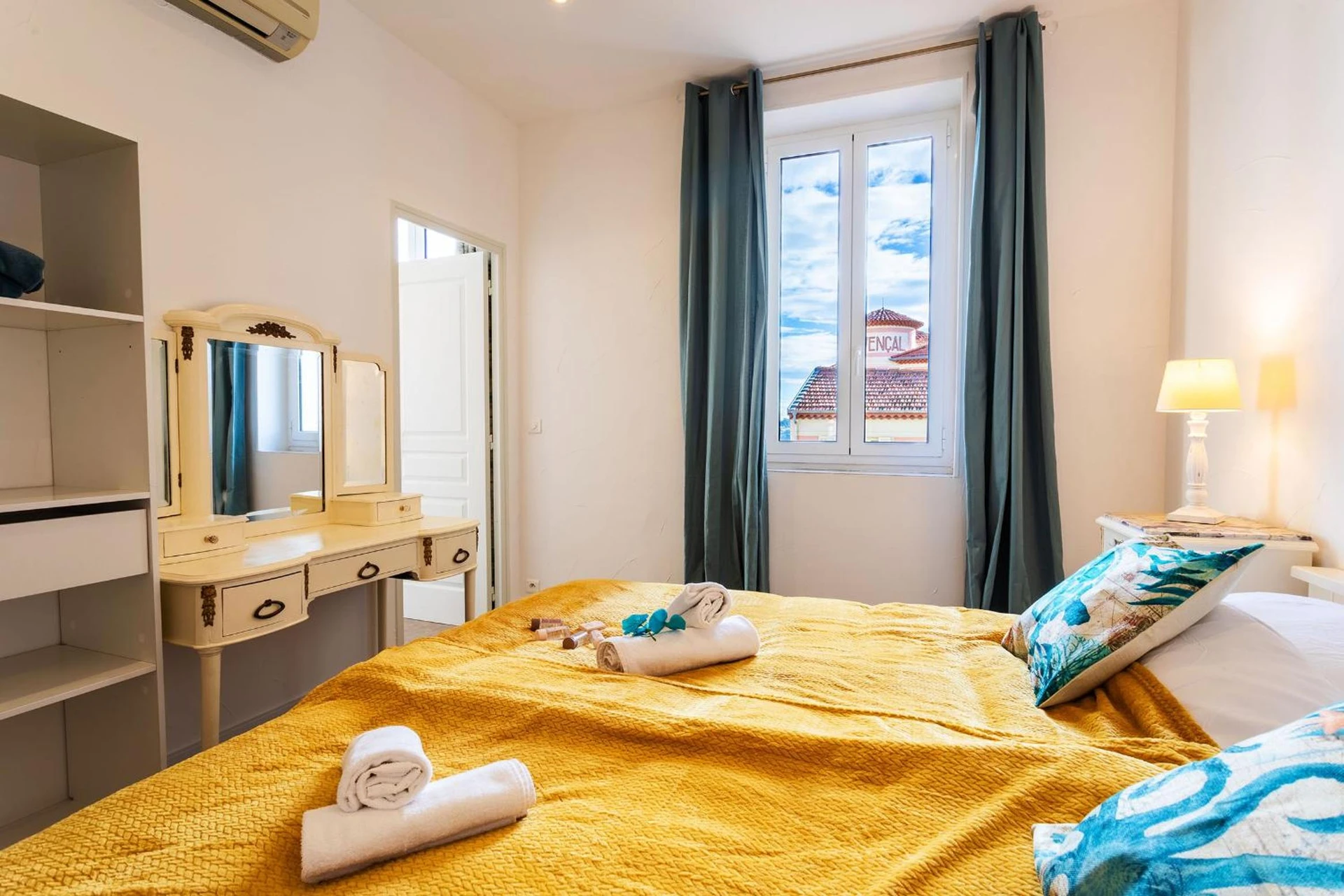 Chambre disponible pour un séminaire d'entreprise à LE PROVENCAL AP4389 By Riviera Holiday Homes - Villefranche-sur-Mer