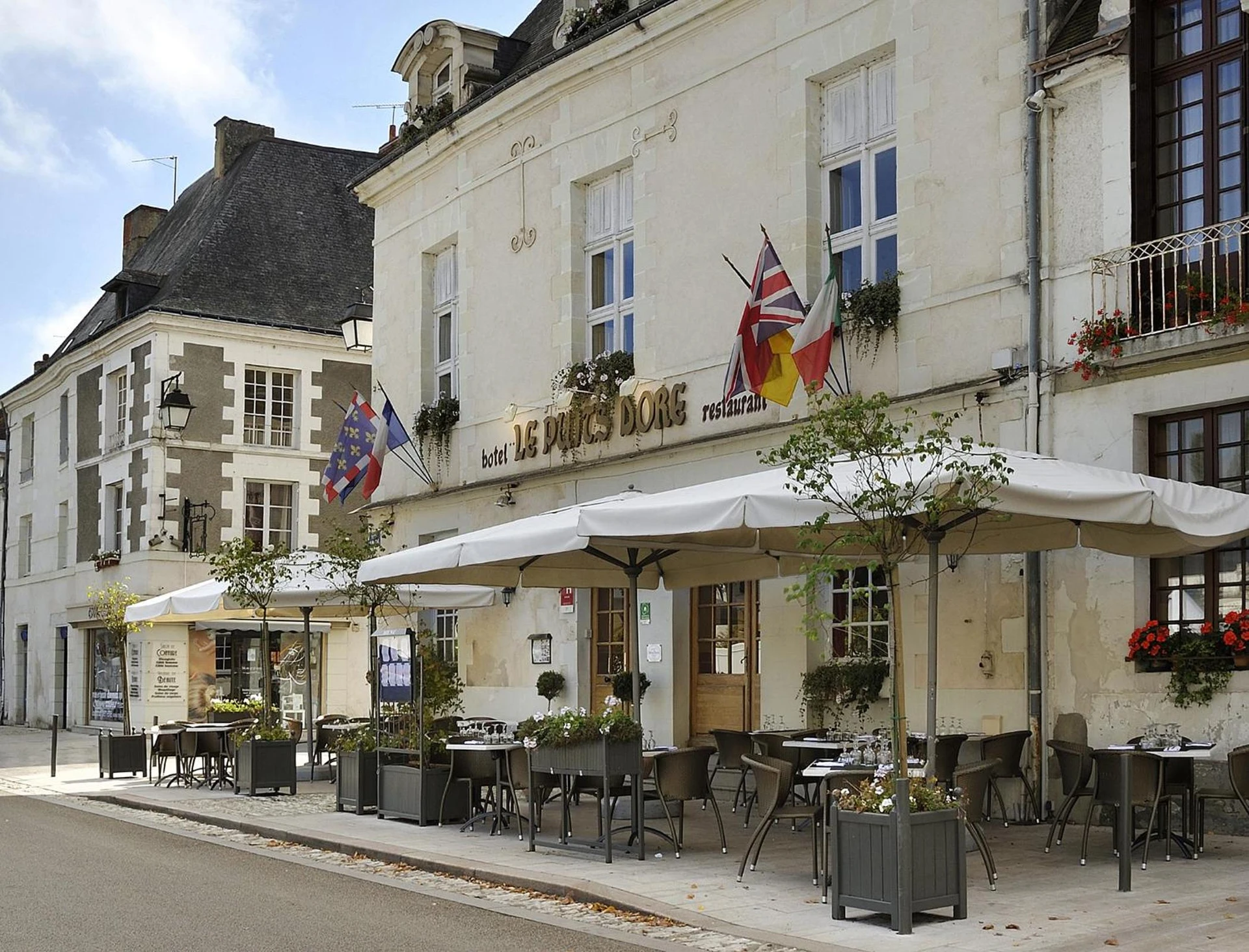 Organiser un séminaire d'entreprise : Logis Hôtel Restaurant Le Puits Doré à richelieu