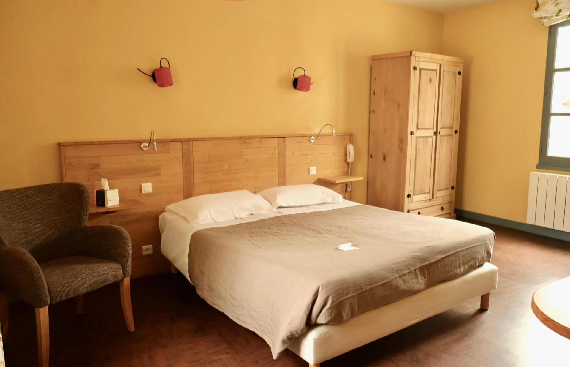 Chambre disponible pour un séminaire d'entreprise à Hôtel Le Quatorze - Figeac