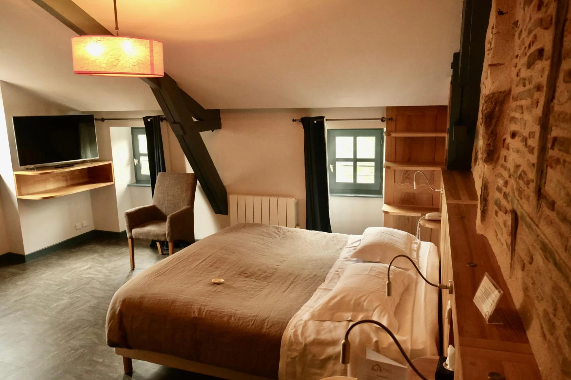Chambre disponible pour un séminaire d'entreprise à Hôtel Le Quatorze - Figeac