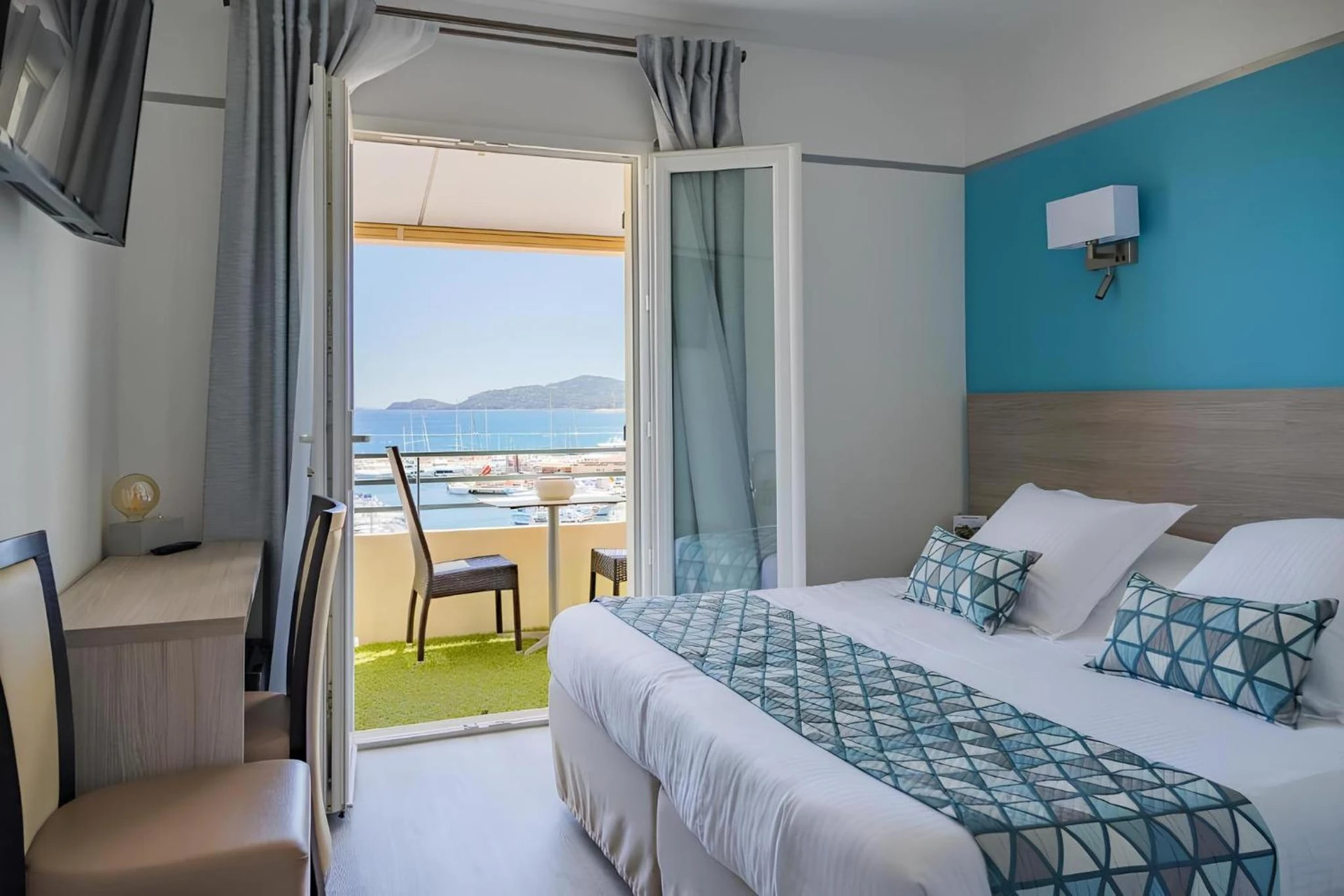 Ambiance de travail pour séminaire d'entreprise à Hôtel Le Rabelais - Le Lavandou