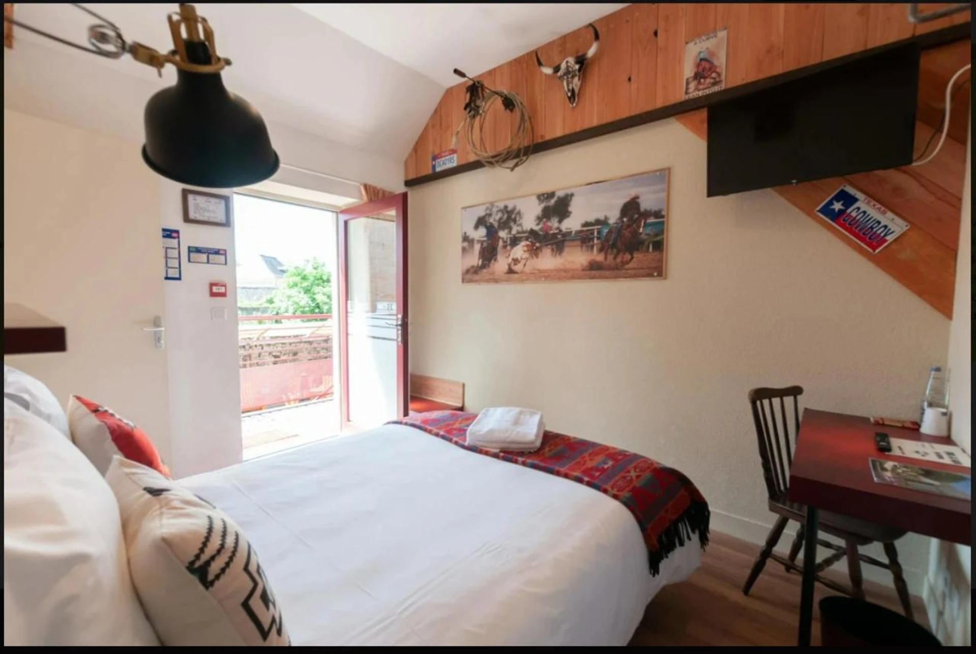 Chambre disponible pour un séminaire d'entreprise à Hotel Le Ranch - Brûlon