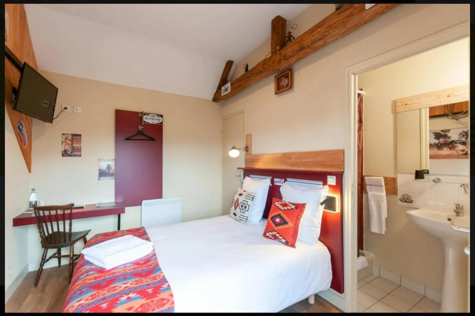 Chambre disponible pour un séminaire d'entreprise à Hotel Le Ranch - Brûlon