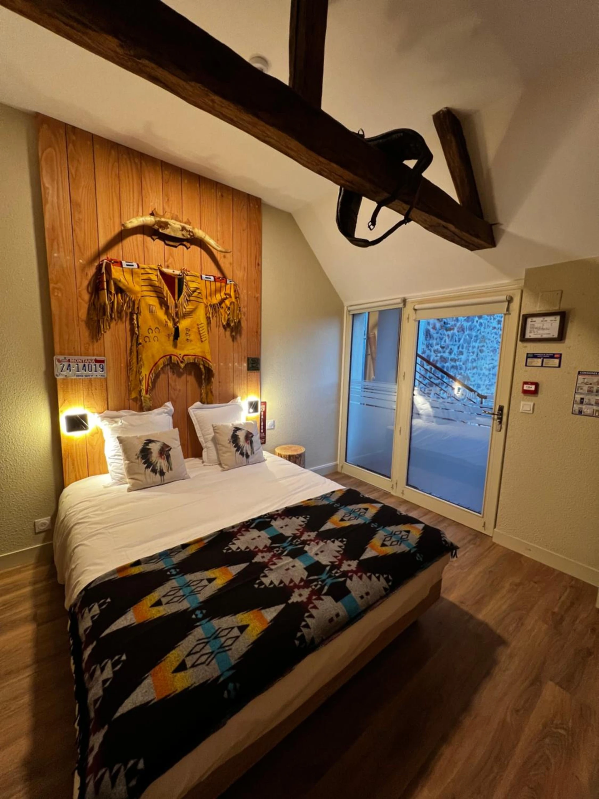 Magnifique chambre pour un séminaire d'entreprise à Hotel Le Ranch - Brûlon