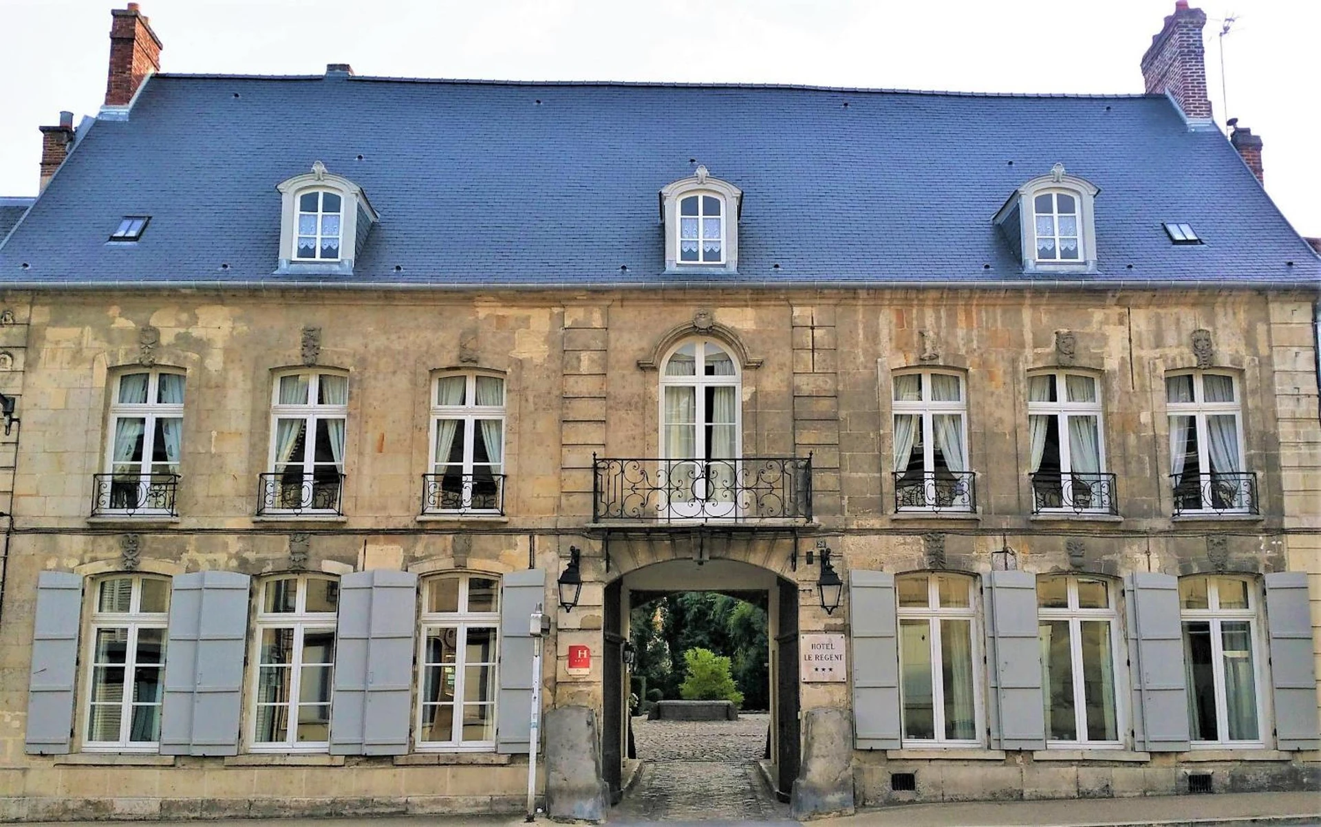 Organiser un séminaire d'entreprise : Hôtel Le Régent à villers-cotterets