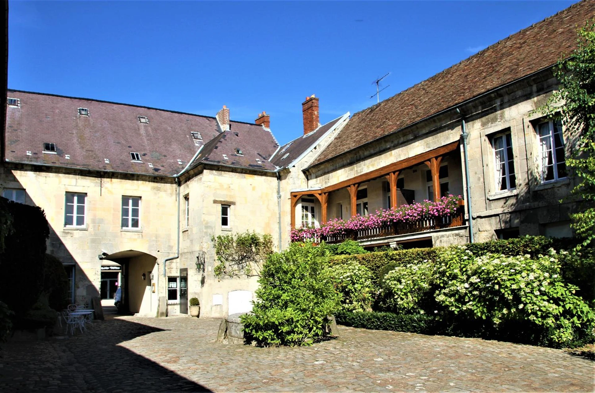Organiser un séminaire d'entreprise : Hôtel Le Régent à villers-cotterets