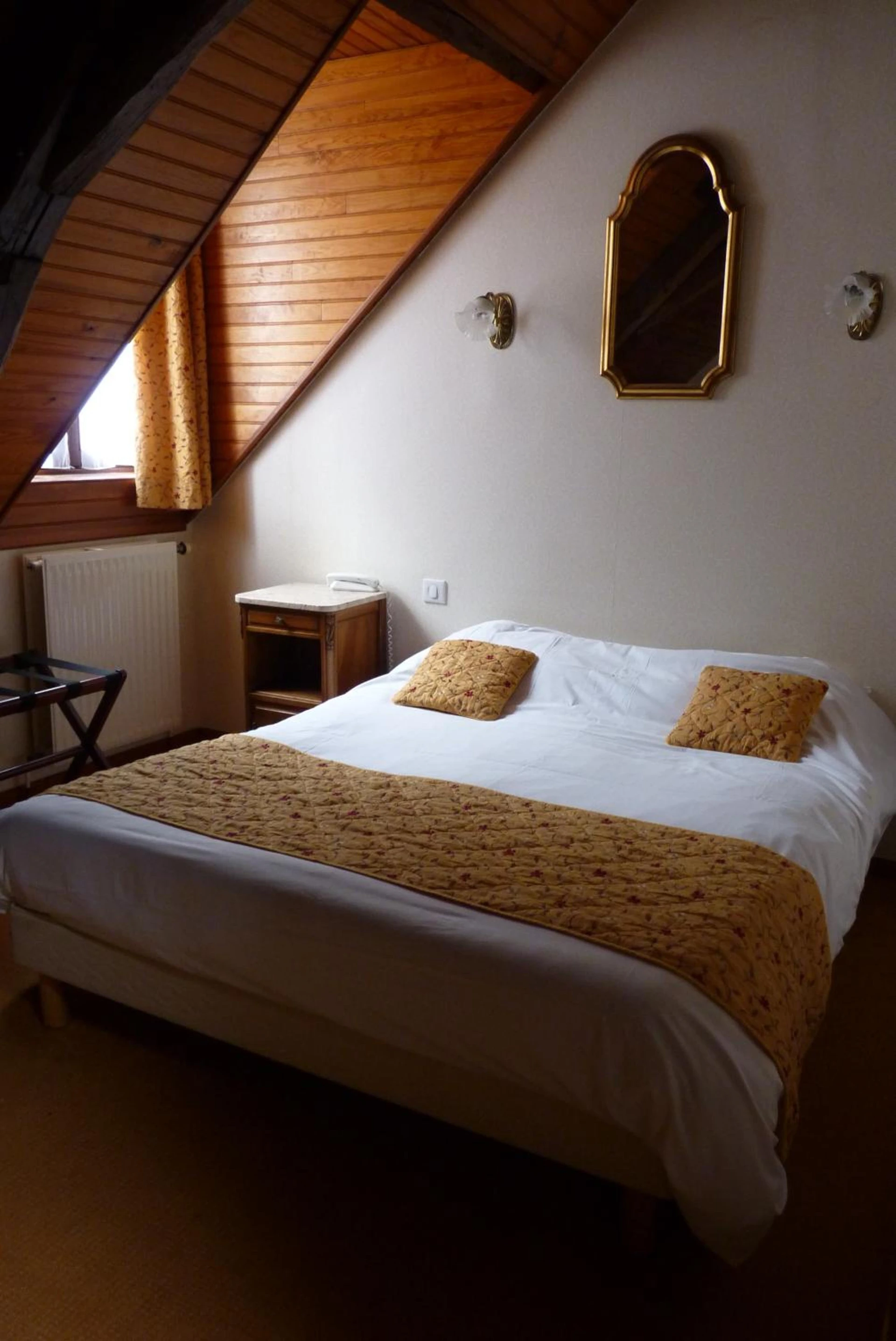 Chambre disponible pour un séminaire d'entreprise à Logis Hôtels Restaurant Le Relais Chenonceaux - Chenonceaux