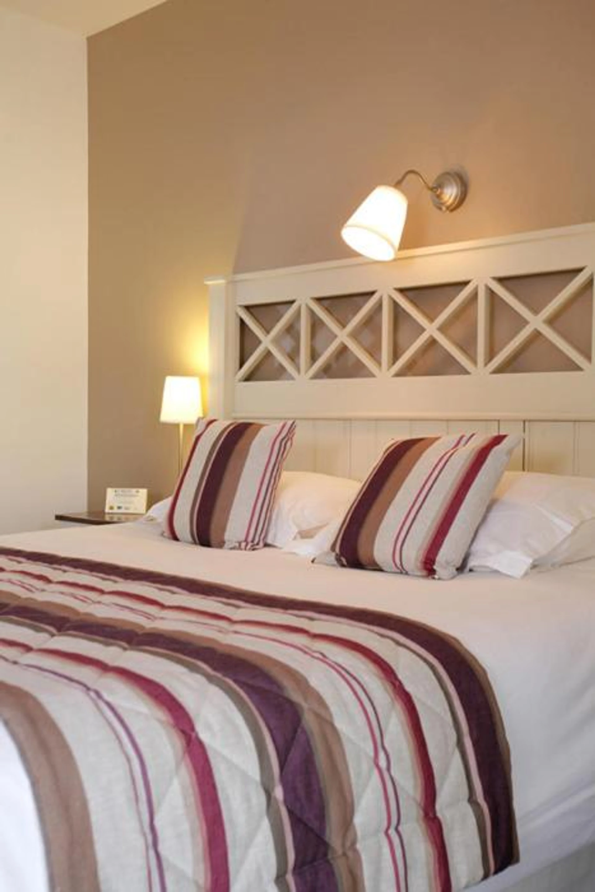 Chambre disponible pour un séminaire d'entreprise à Logis Hotel, restaurant et spa Le Relais De Broceliande - Paimpont