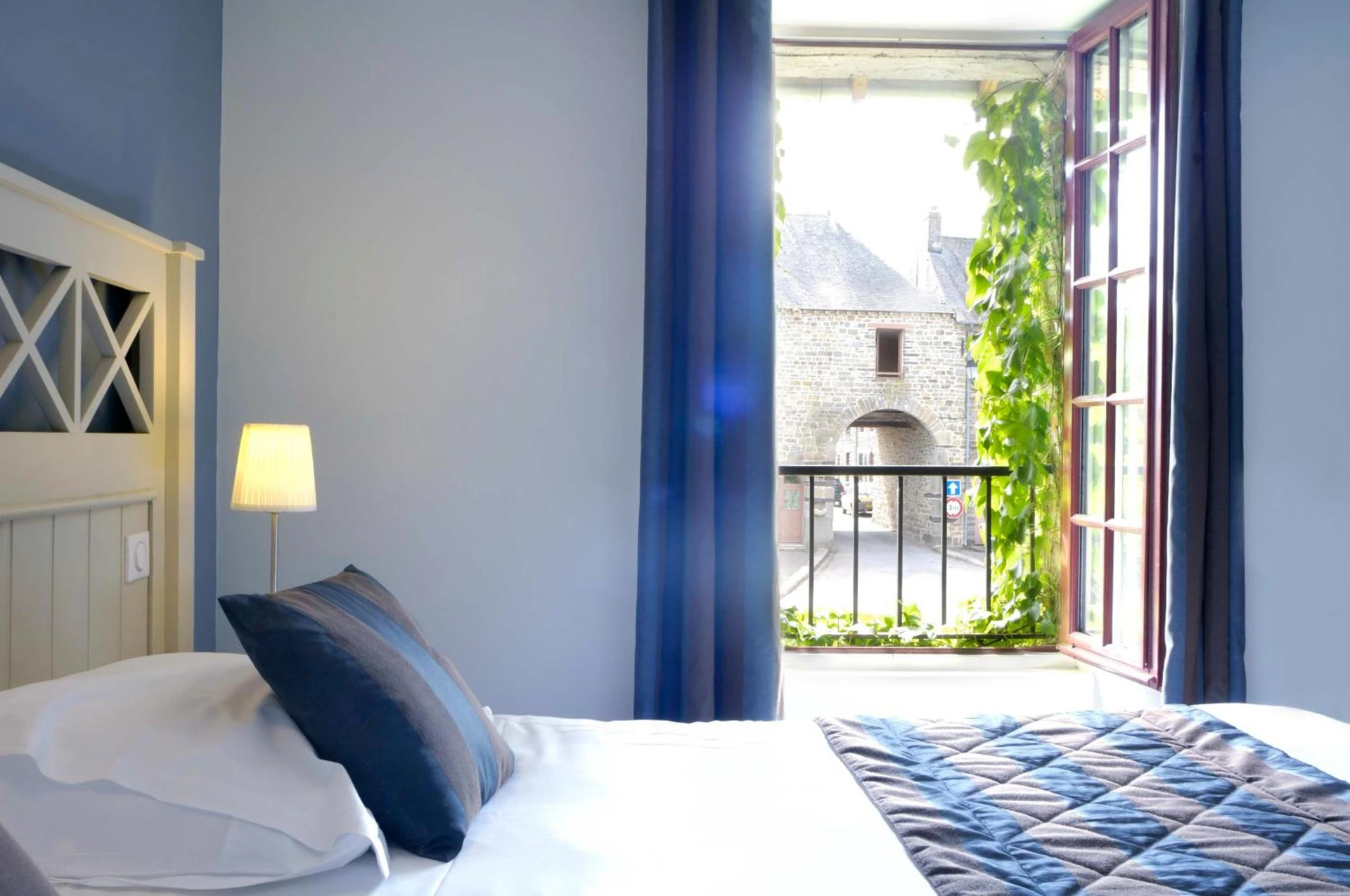 Chambre disponible pour un séminaire d'entreprise à Logis Hotel, restaurant et spa Le Relais De Broceliande - Paimpont