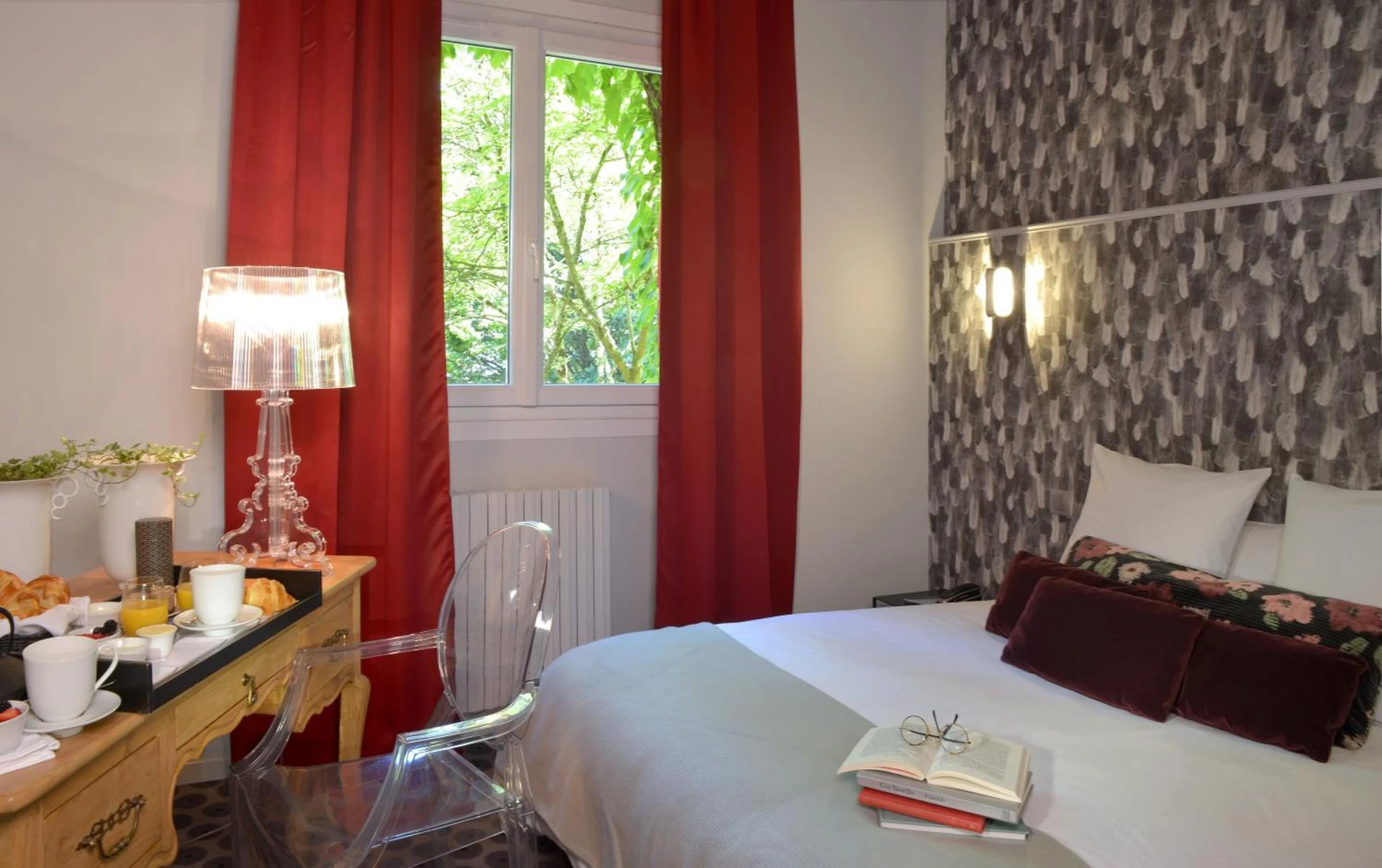 Chambre disponible pour un séminaire d'entreprise à Logis Hotel - Restaurant Le Relais de Comodoliac - Saint-Junien