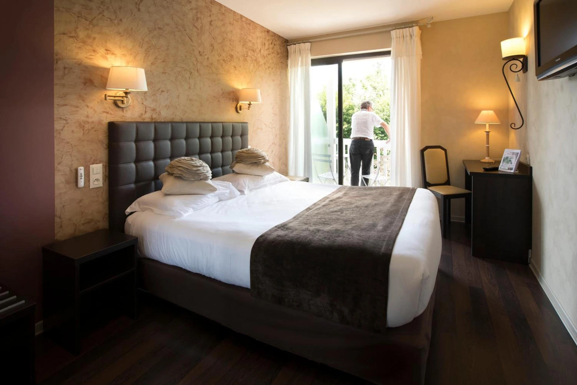 Chambre disponible pour un séminaire d'entreprise à Logis Le Relais de Farrou - Hôtel - Restaurant - Spa - Villefranche-de-Rouergue