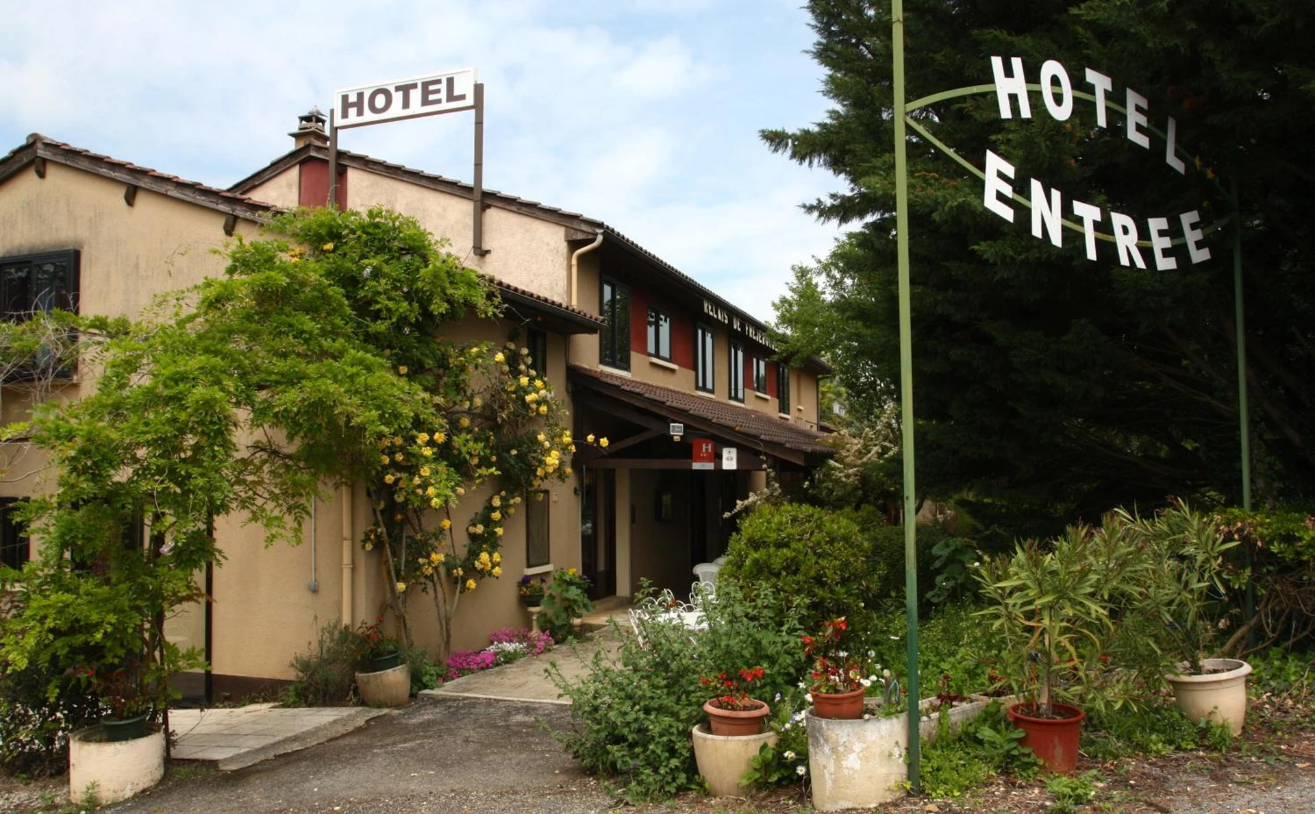 Organiser un séminaire d'entreprise : Relais de Frejeroques à foissac