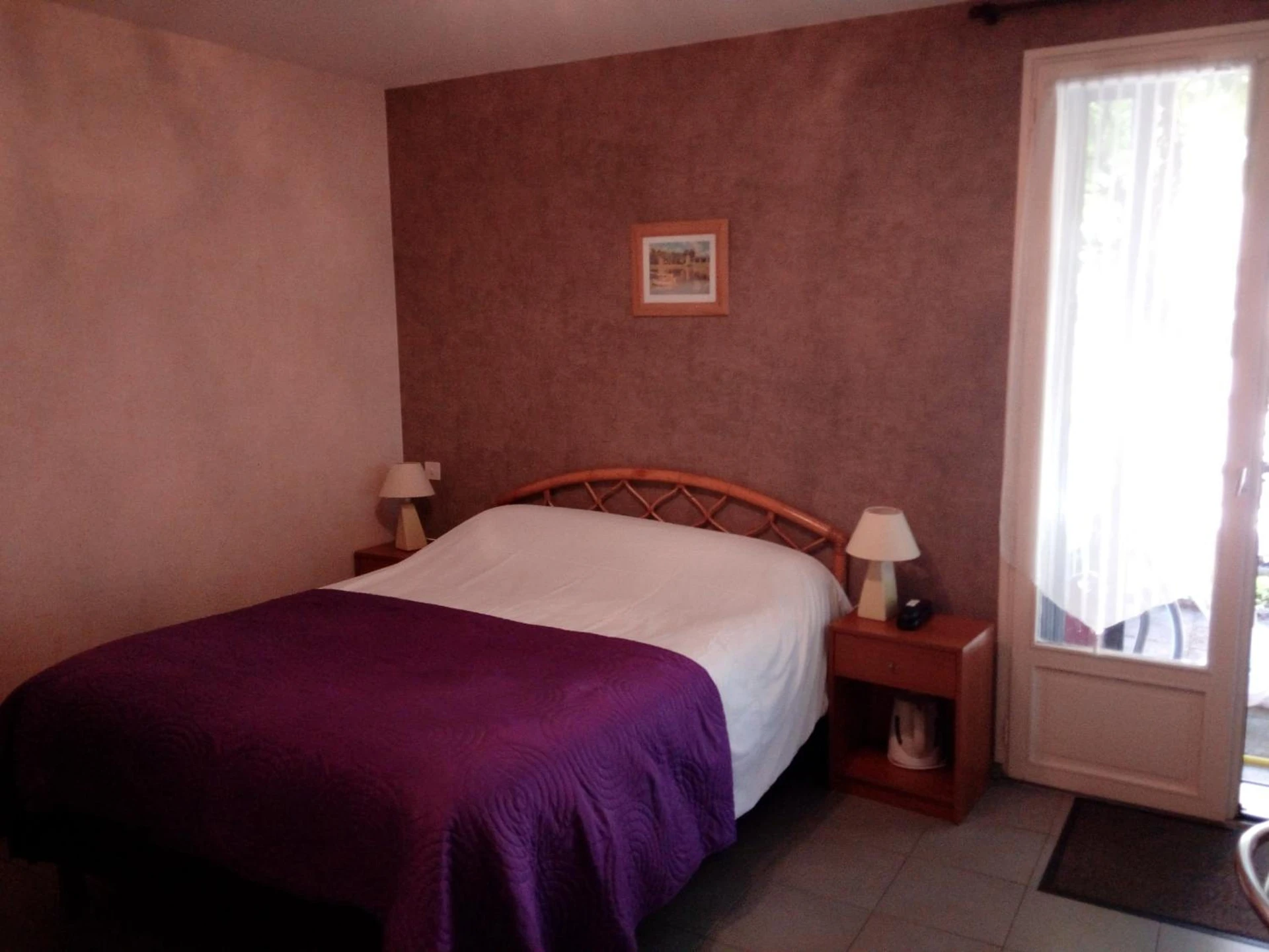 Chambre disponible pour un séminaire d'entreprise à Relais de Frejeroques - Foissac