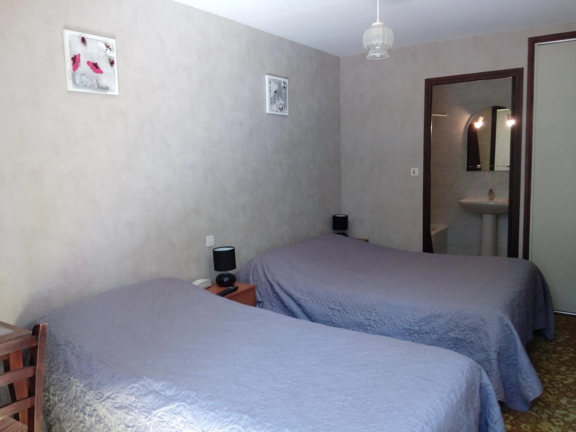 Magnifique chambre pour un séminaire d'entreprise à Relais de Frejeroques - Foissac