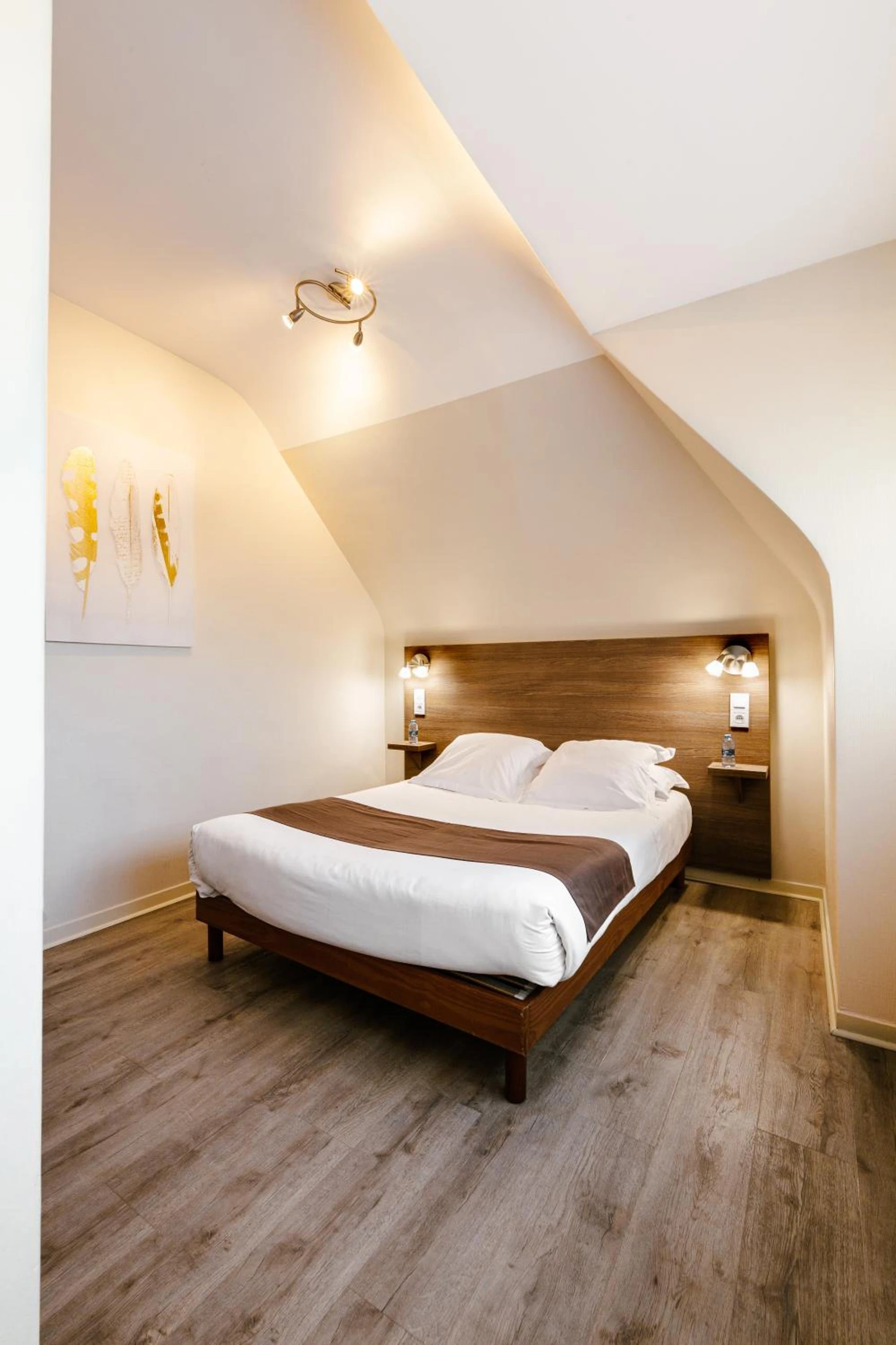 Chambre disponible pour un séminaire d'entreprise à Logis Hotel Le Relais De La Poste Restaurant Le Fil du Temps - Thury-Harcourt