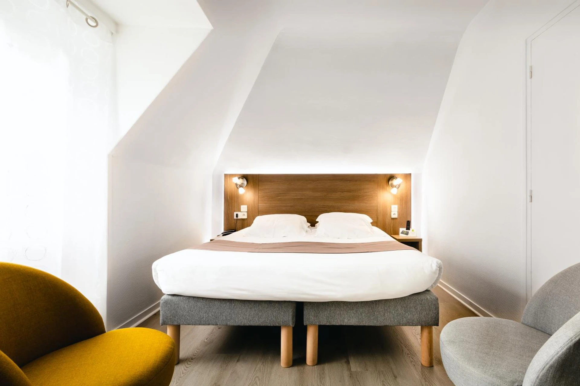 Chambre disponible pour un séminaire d'entreprise à Logis Hotel Le Relais De La Poste Restaurant Le Fil du Temps - Thury-Harcourt