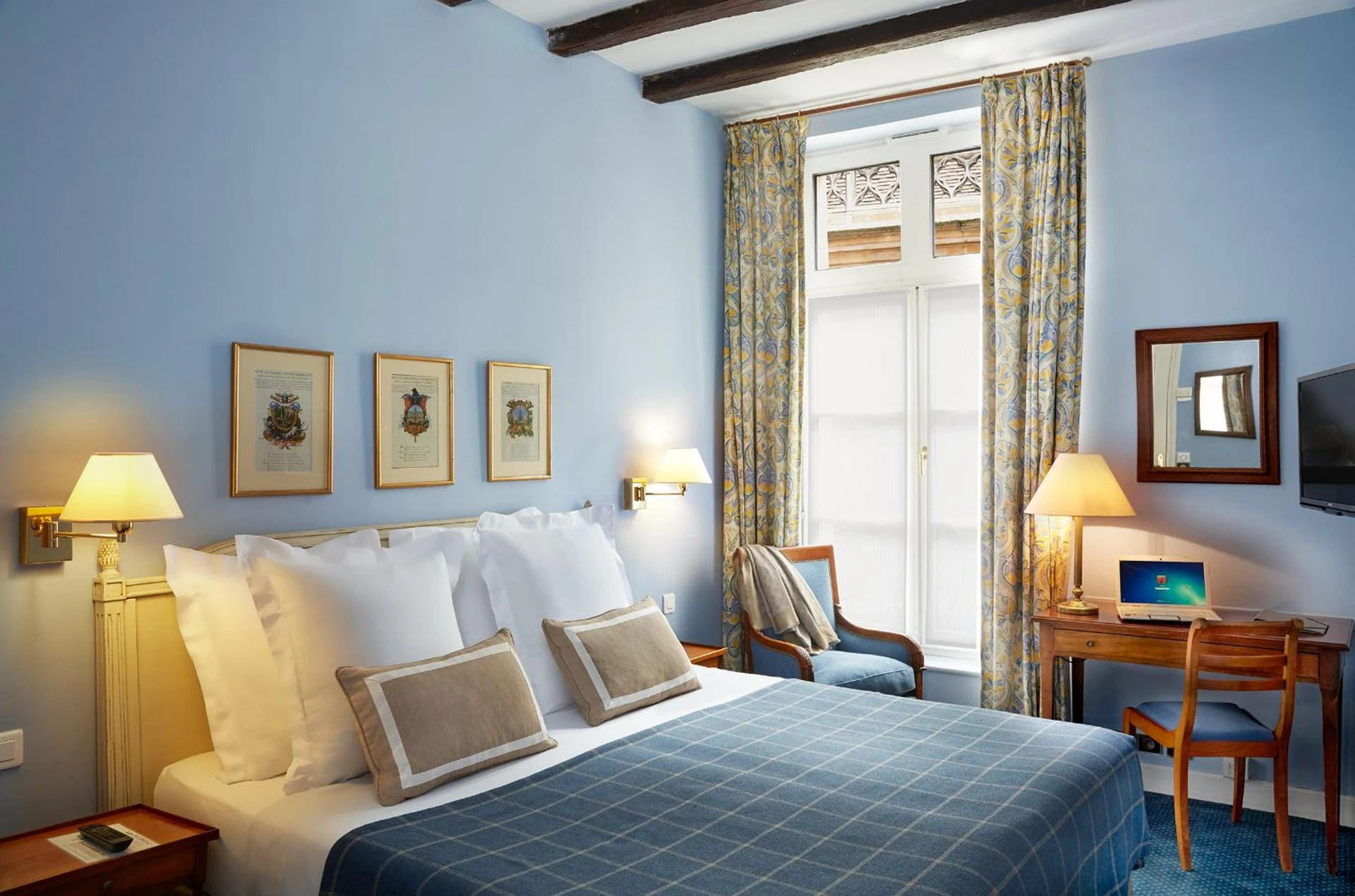 Chambre disponible pour un séminaire d'entreprise à Relais Du Louvre - Paris