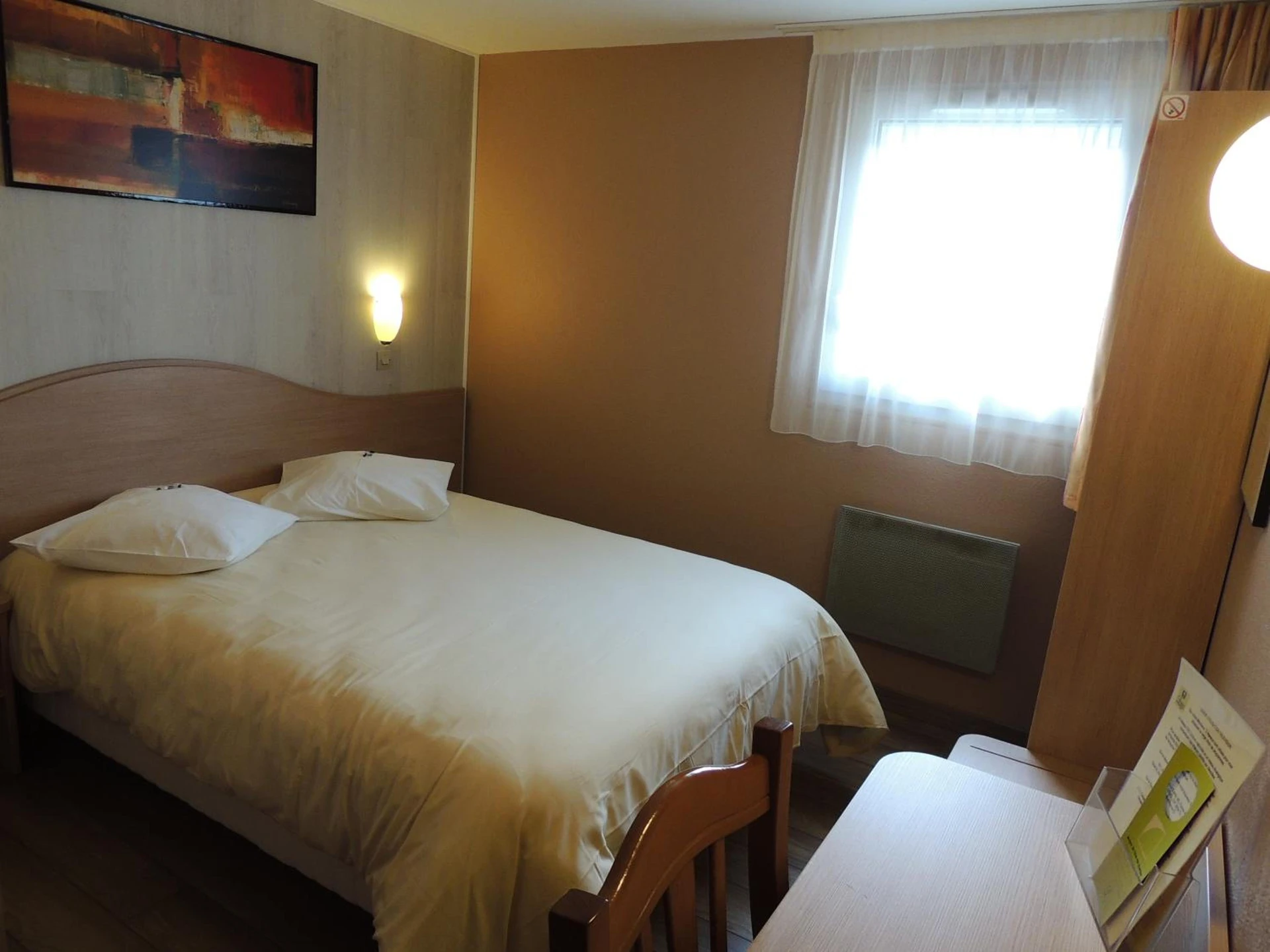 Chambre disponible pour un séminaire d'entreprise à Logis Hôtel - Le Relais du Parisis - Villeparisis